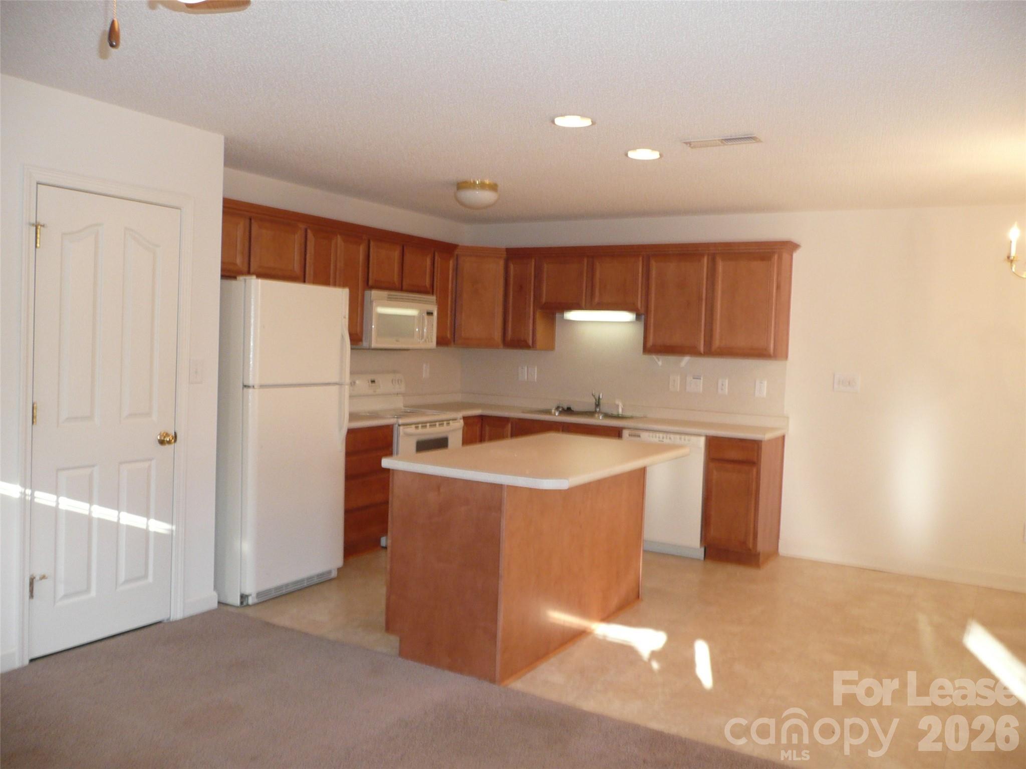 115 Clusters Circle Property Photo 5