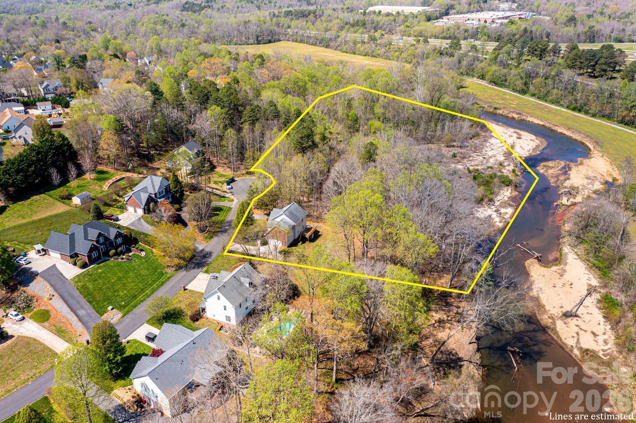 2586 Henry Falls Drive Property Photo 9