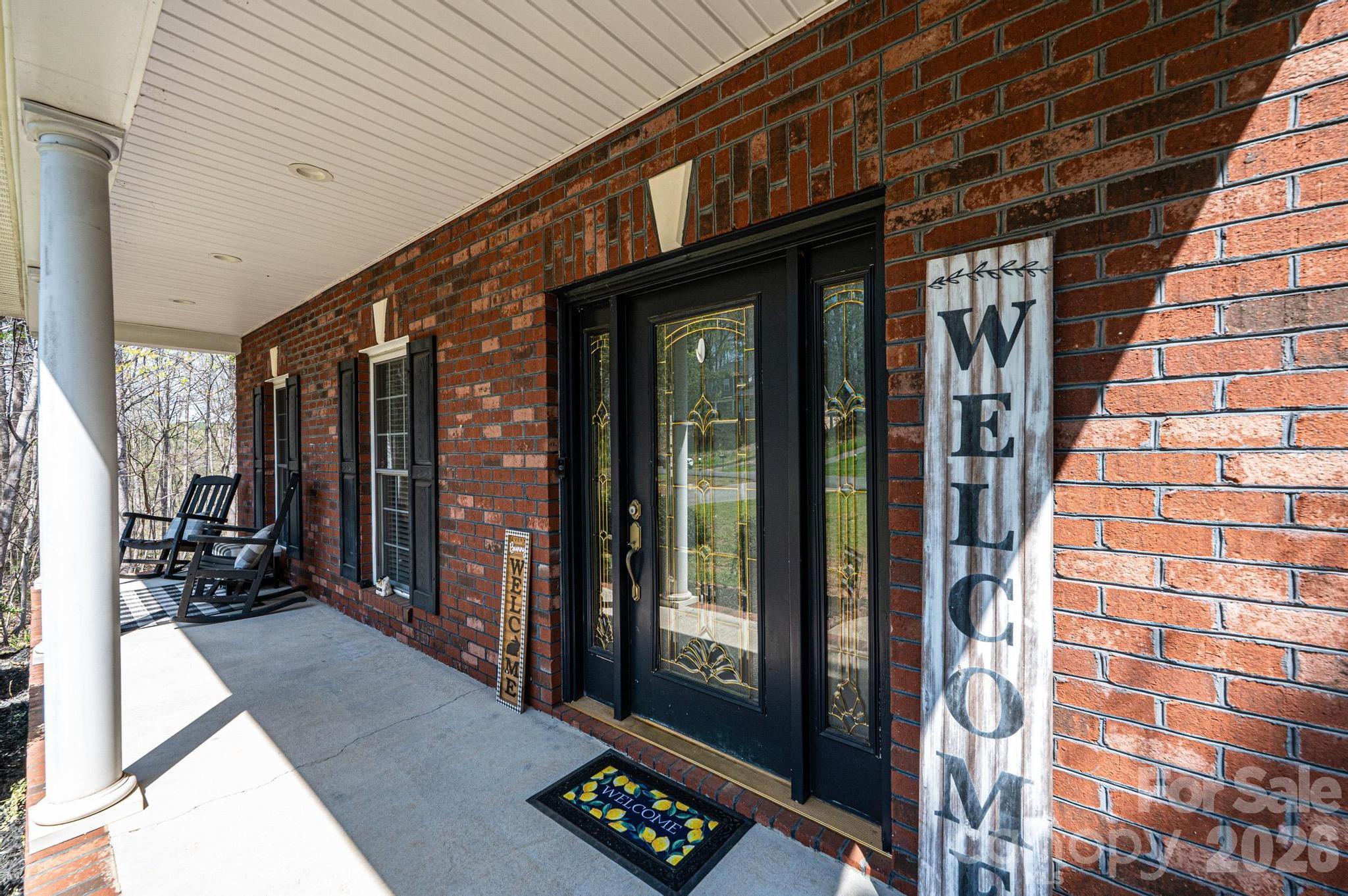 2586 Henry Falls Drive Property Photo 12
