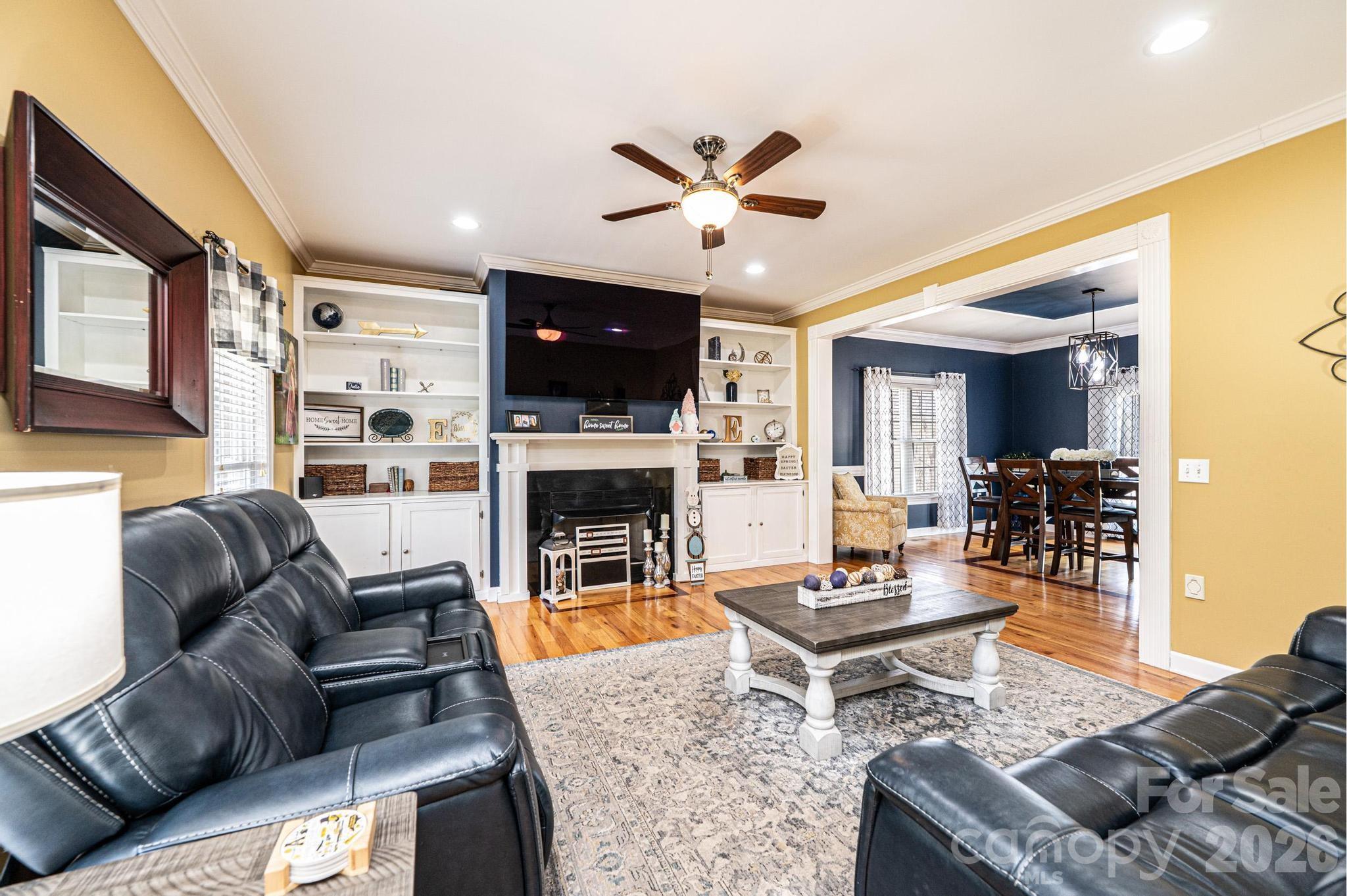2586 Henry Falls Drive Property Photo 14