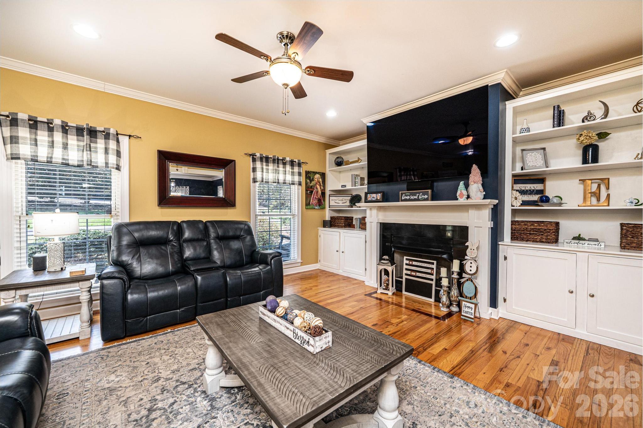 2586 Henry Falls Drive Property Photo 16