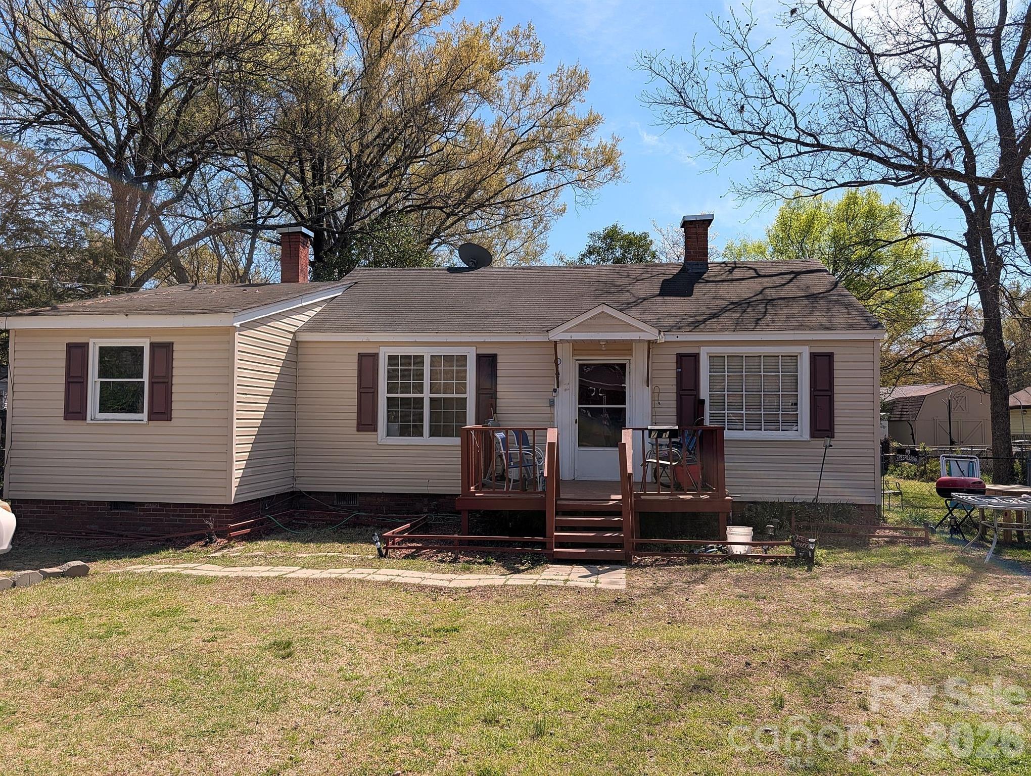 731 Finley Road Property Photo 1