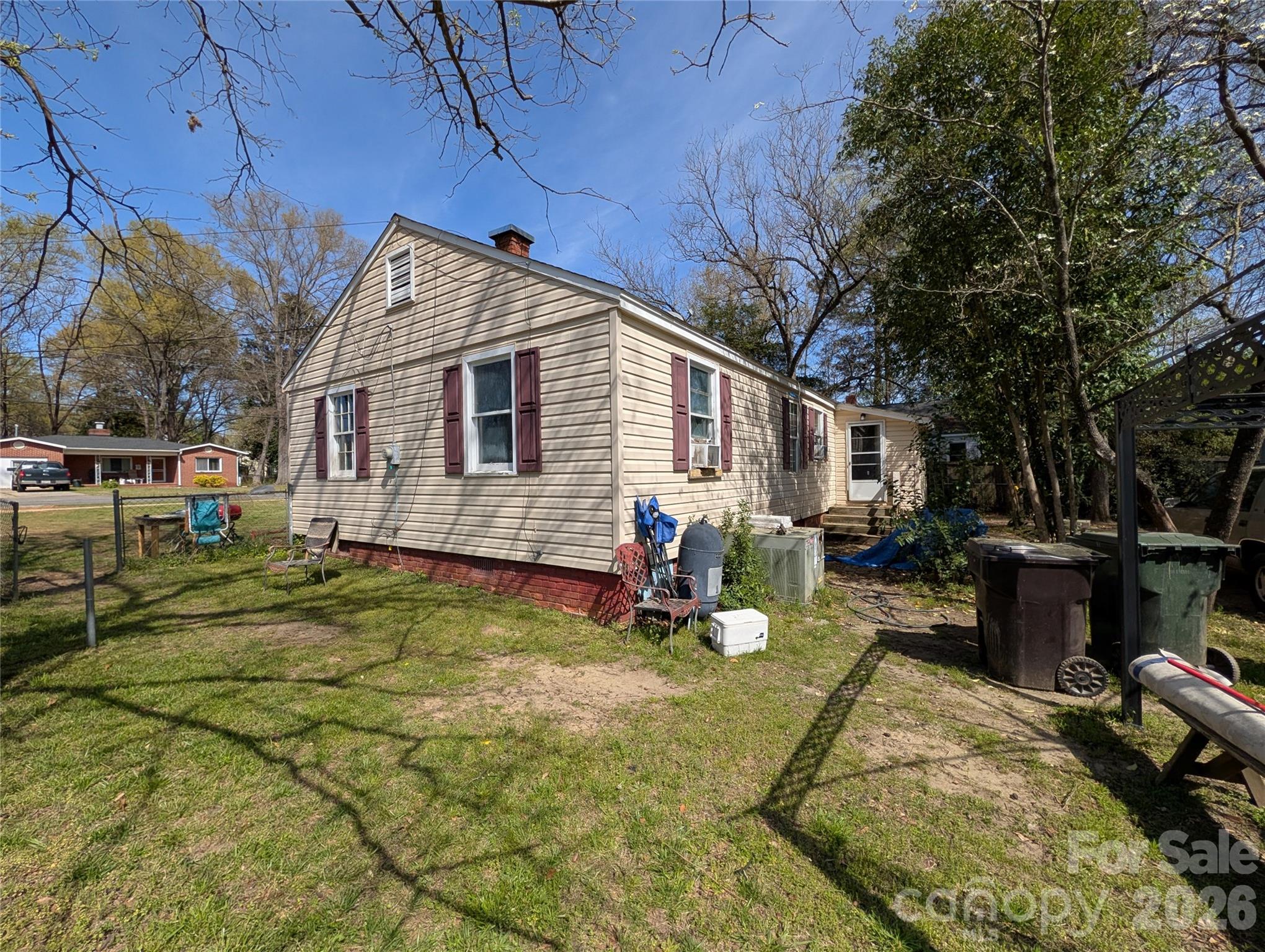 731 Finley Road Property Photo 10
