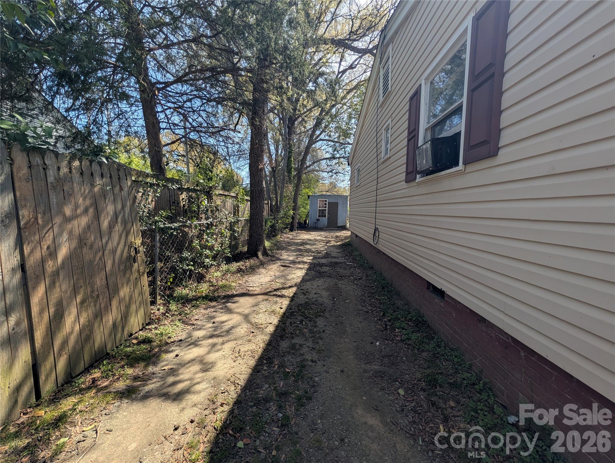 731 Finley Road Property Photo 11