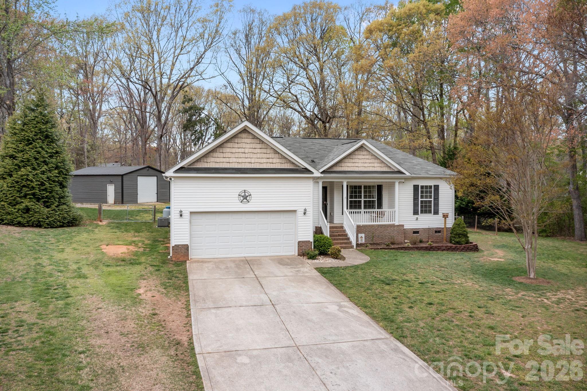 1667 Warwick Court Property Photo 4