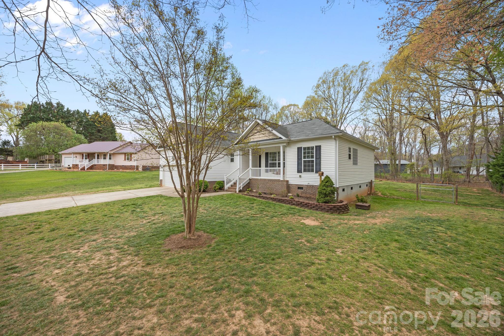 1667 Warwick Court Property Photo 8