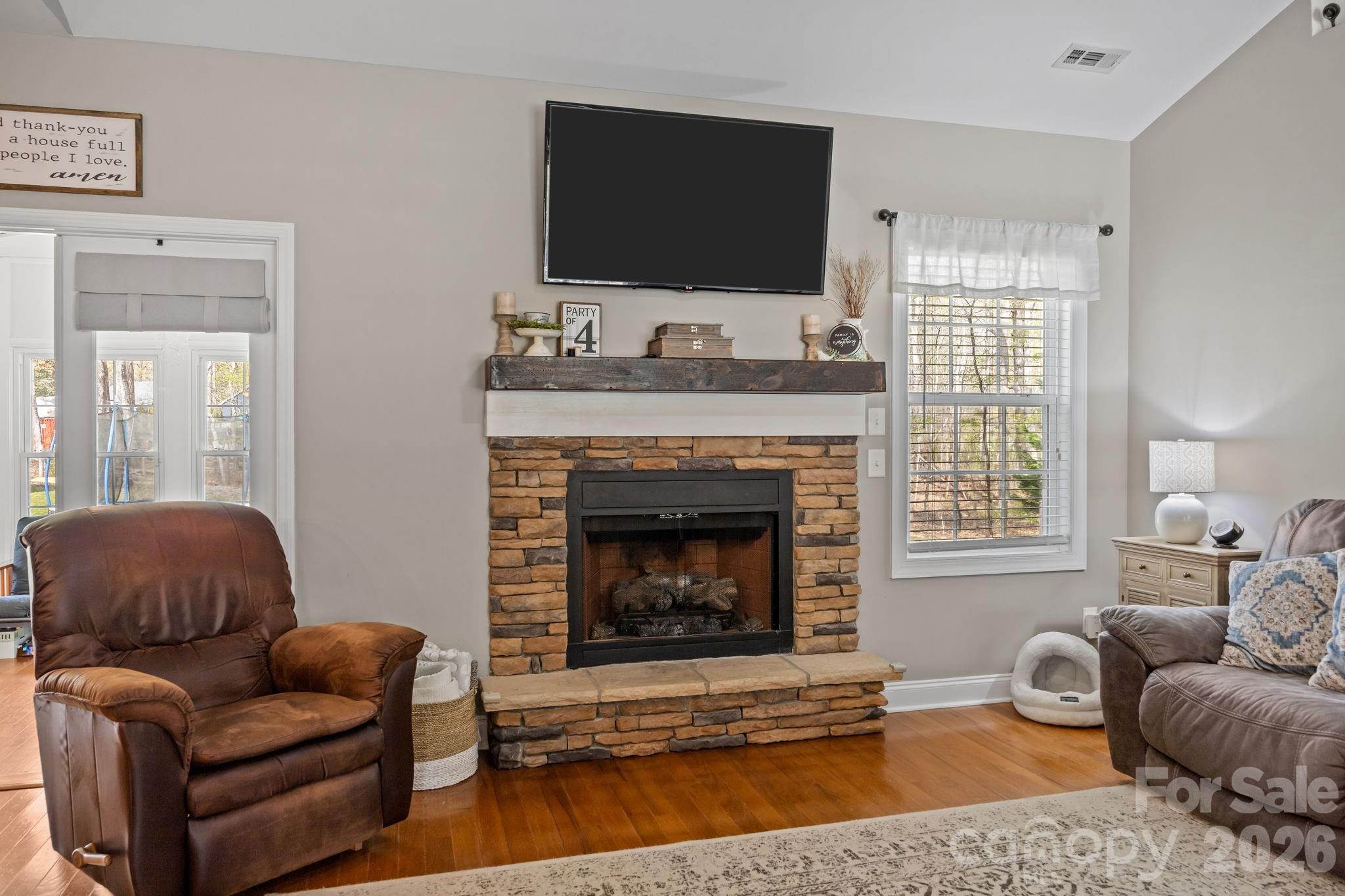 1667 Warwick Court Property Photo 12