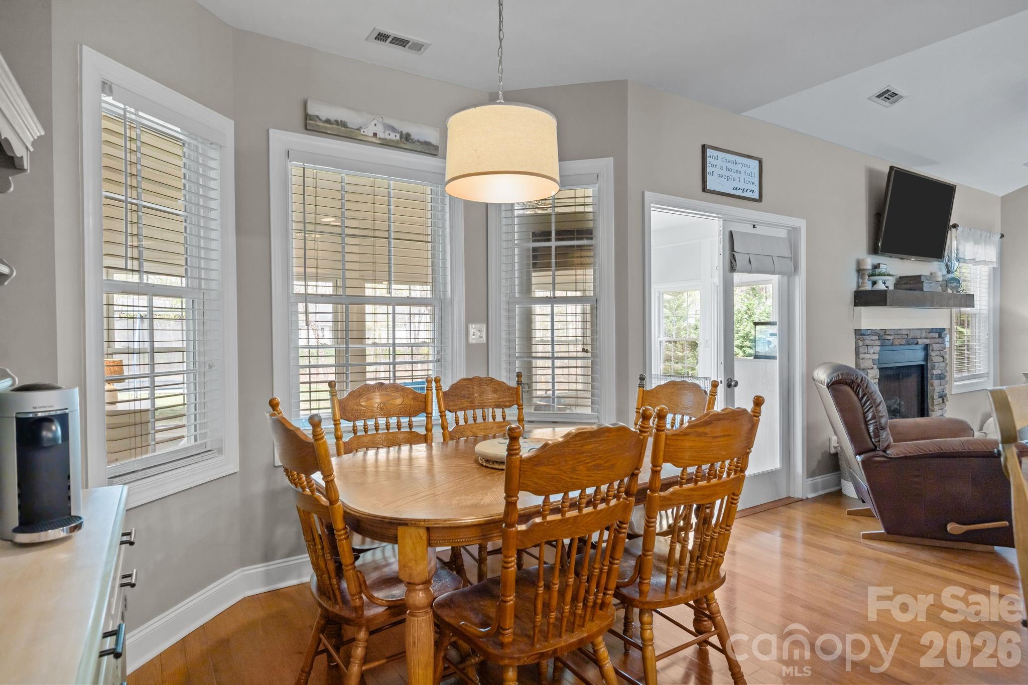 1667 Warwick Court Property Photo 27