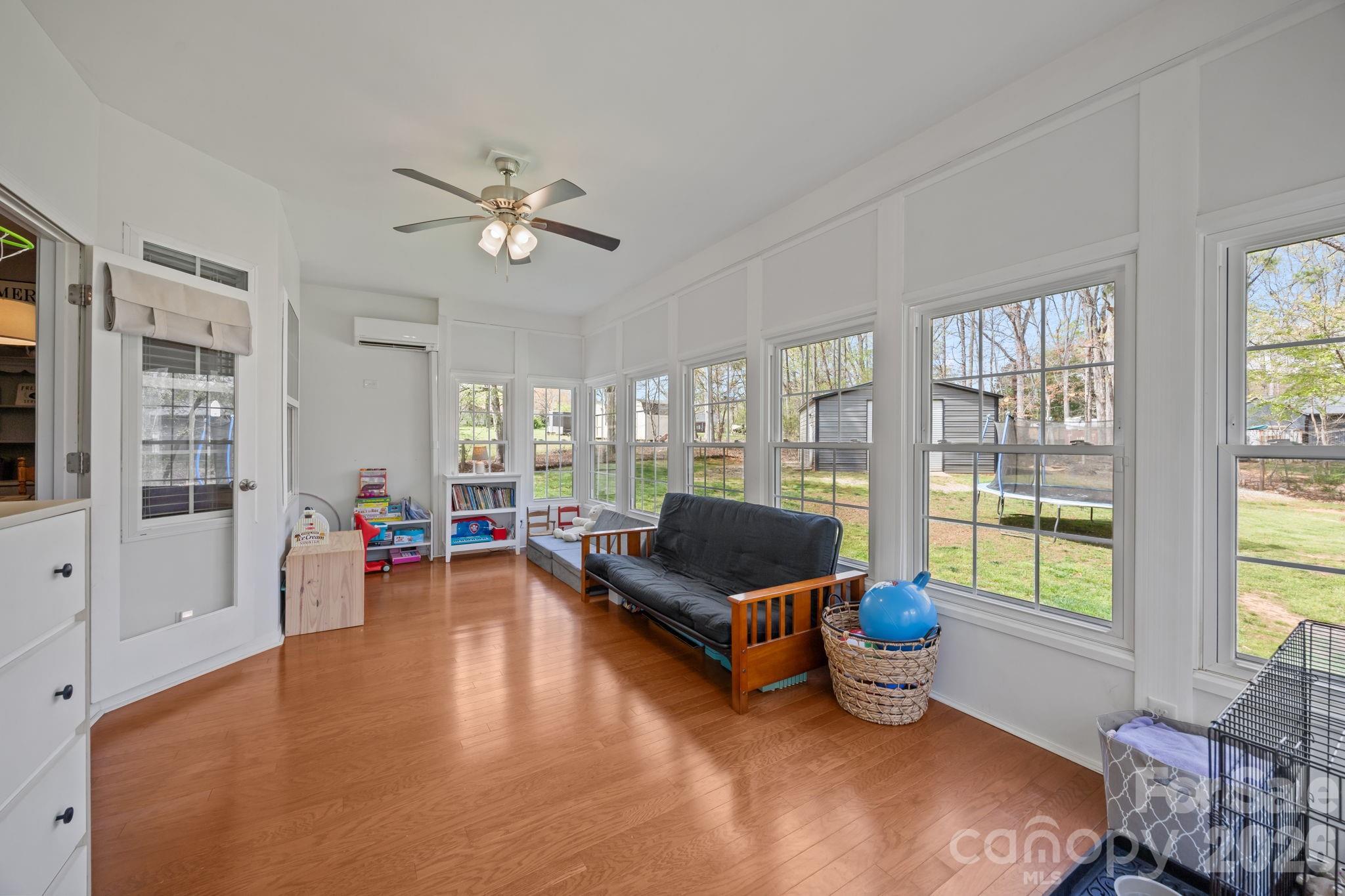 1667 Warwick Court Property Photo 37