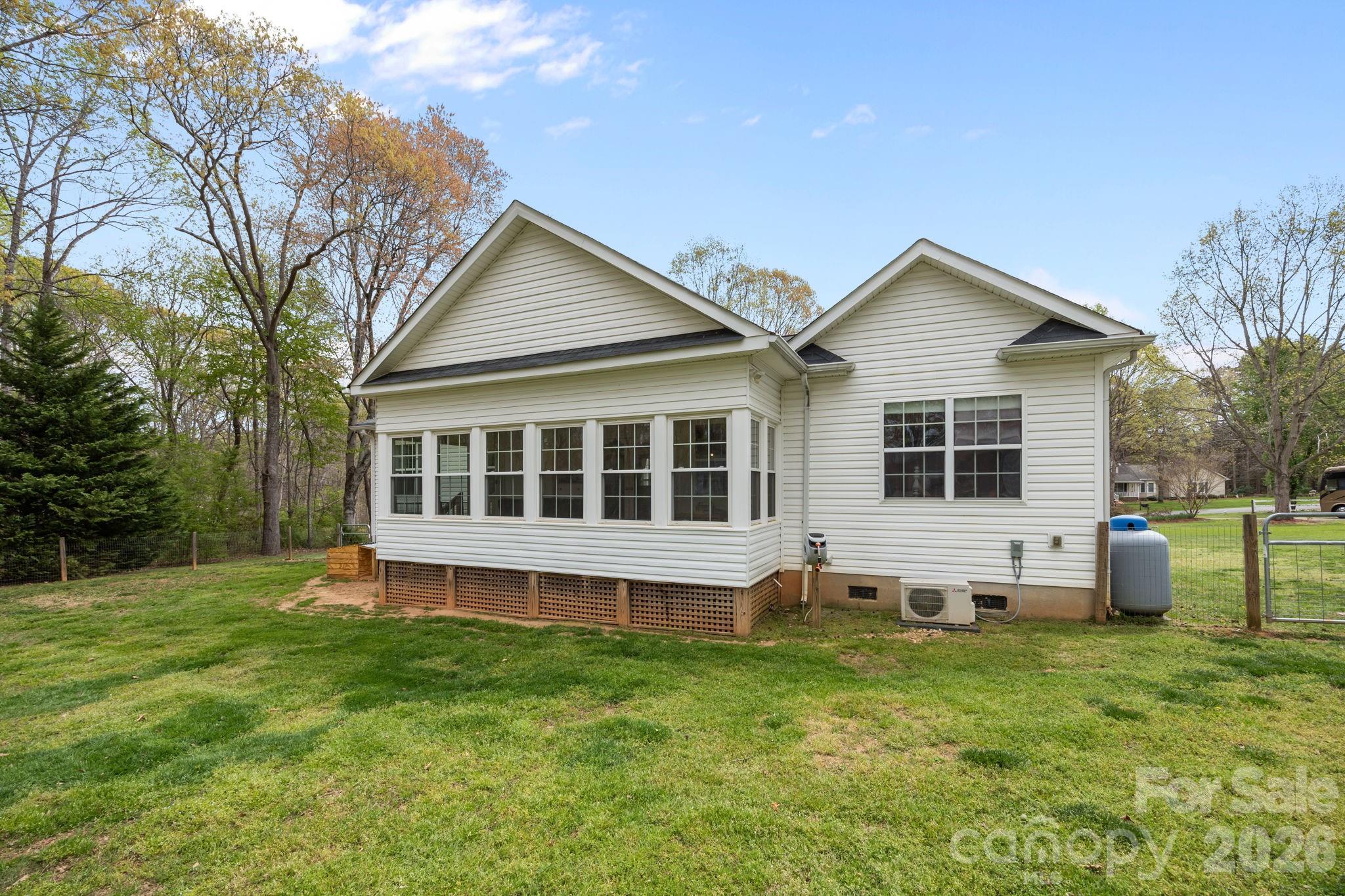 1667 Warwick Court Property Photo 38