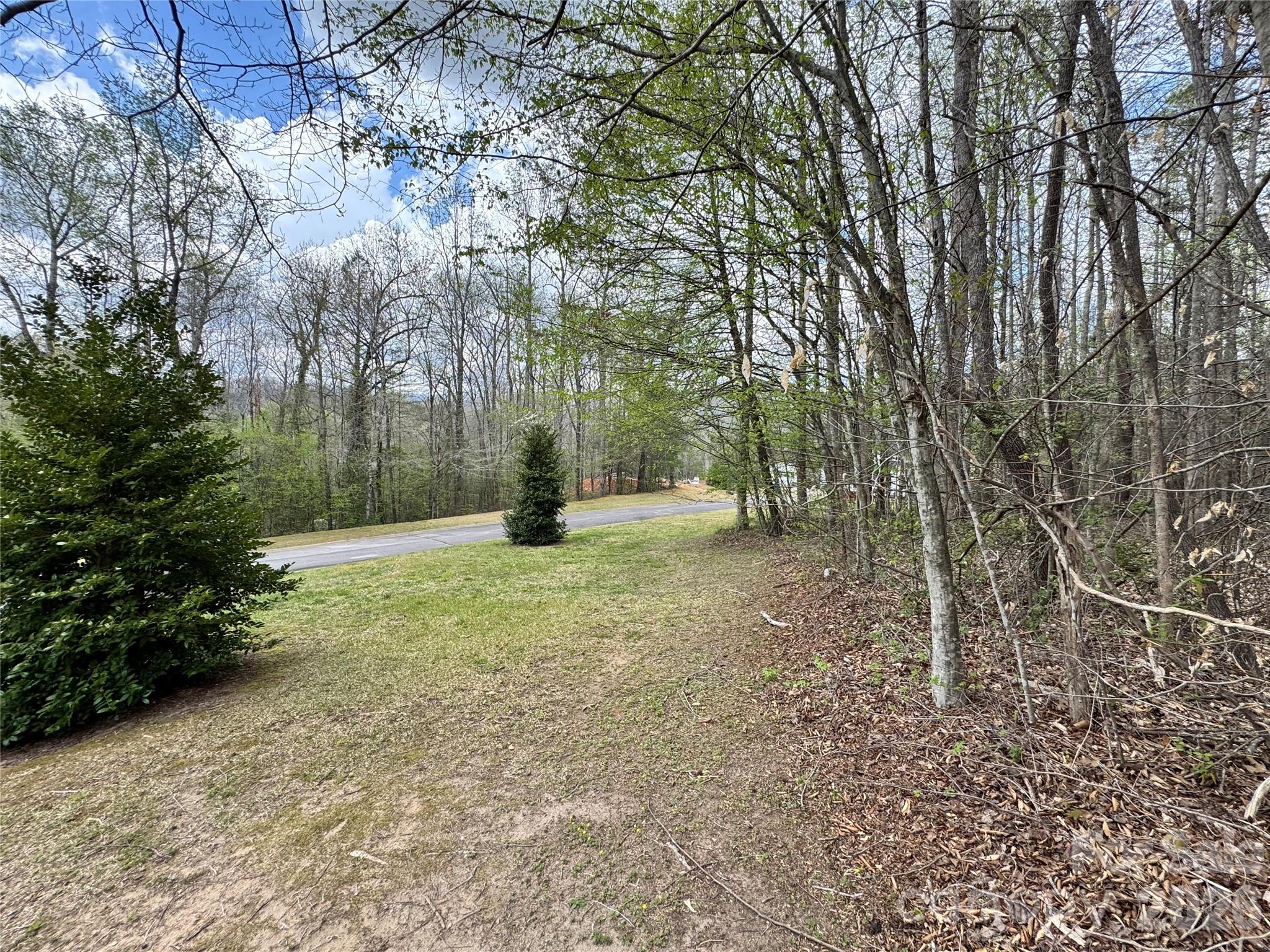 101 Autumn Leaves Way Property Photo 13
