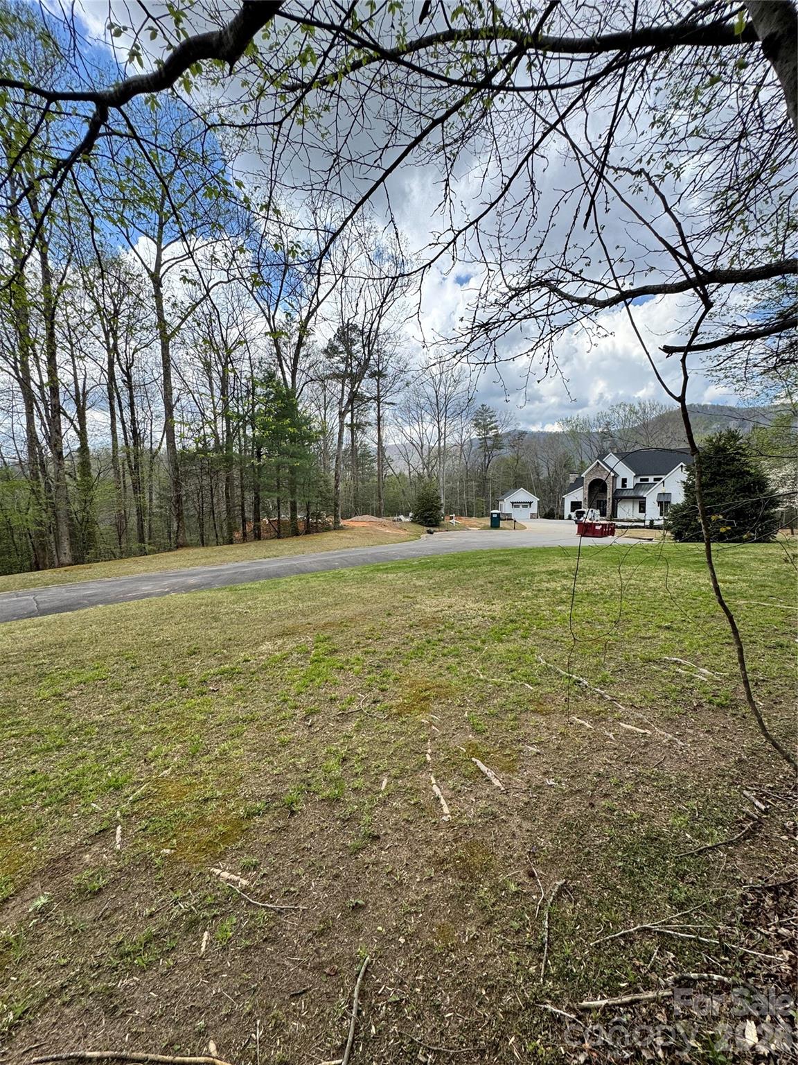101 Autumn Leaves Way Property Photo 16