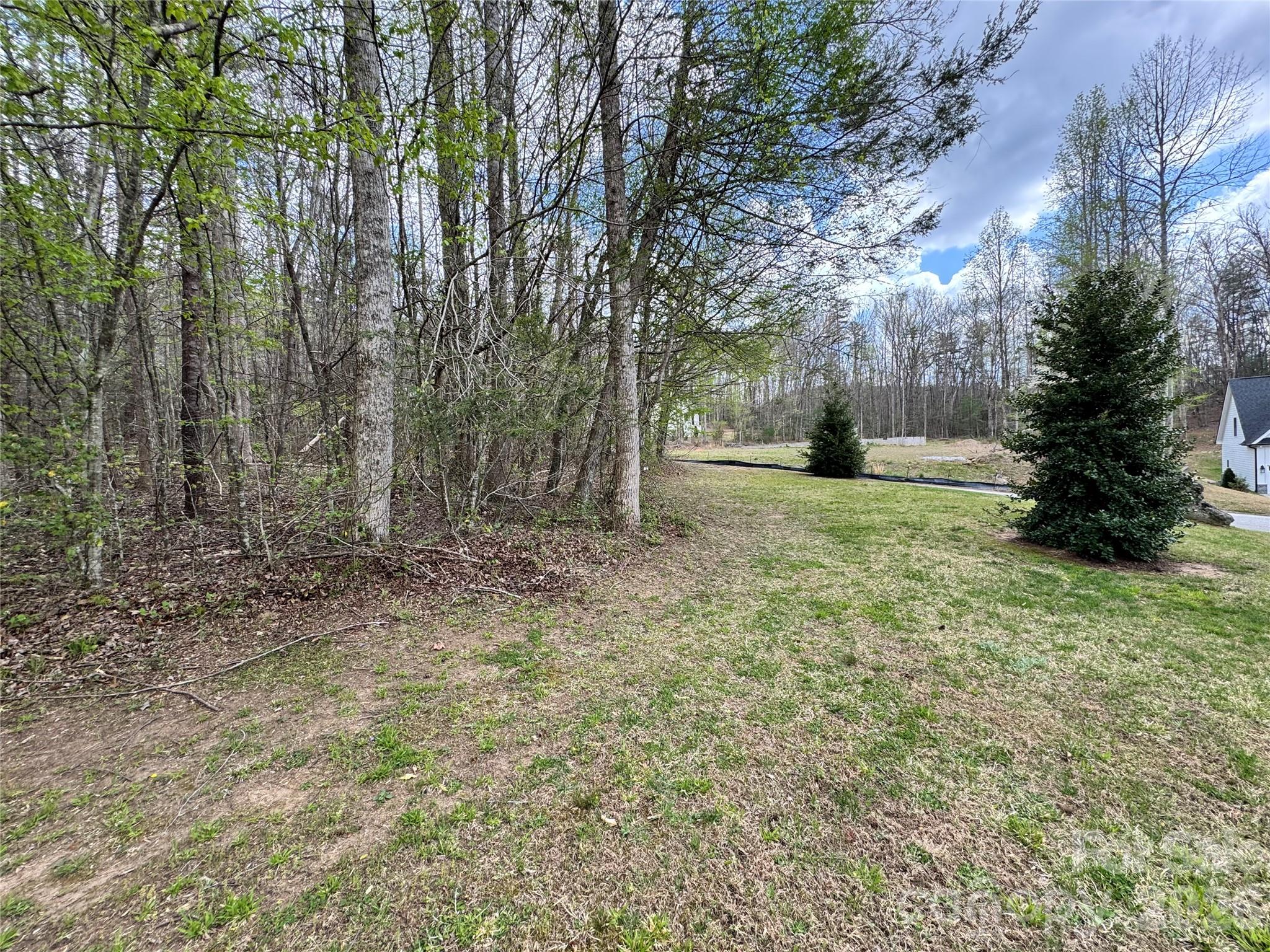 101 Autumn Leaves Way Property Photo 18