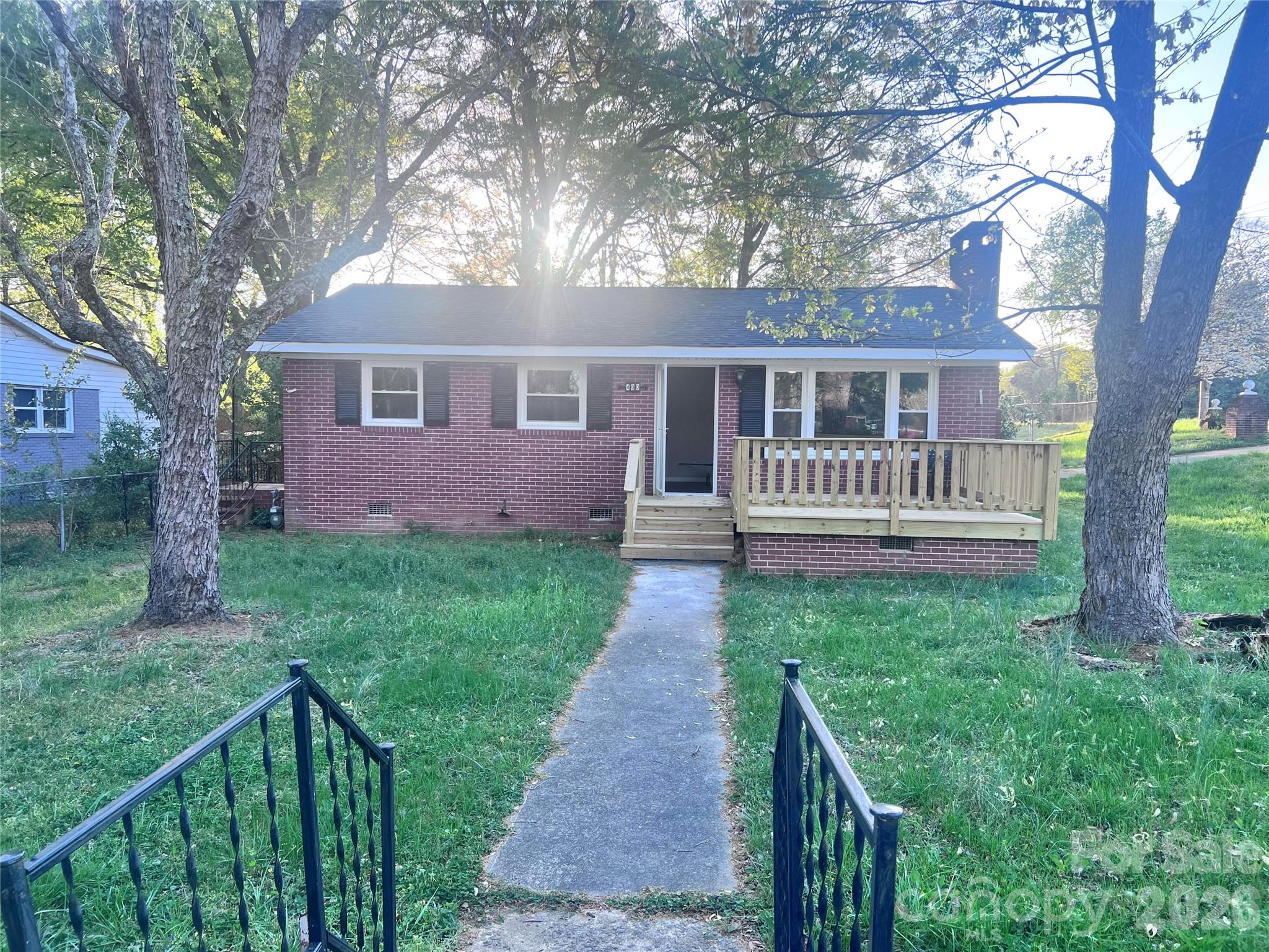 400 Chatham Avenue Property Photo 1