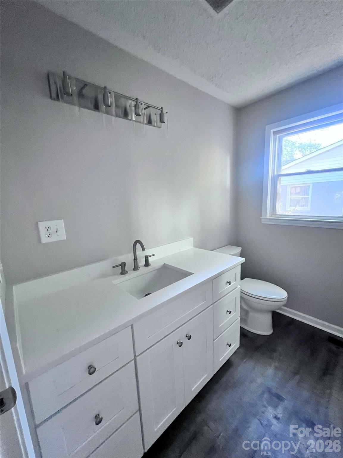 400 Chatham Avenue Property Photo 6