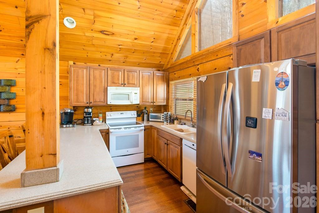 675 Forest Valley Road Property Photo 3