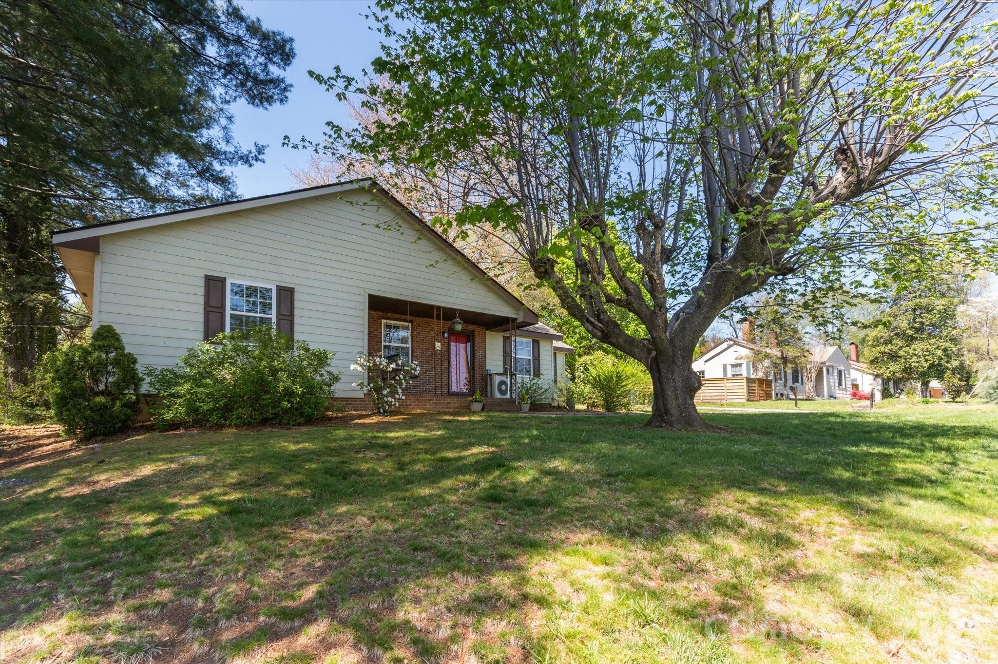 25 Montview Circle Property Photo 2