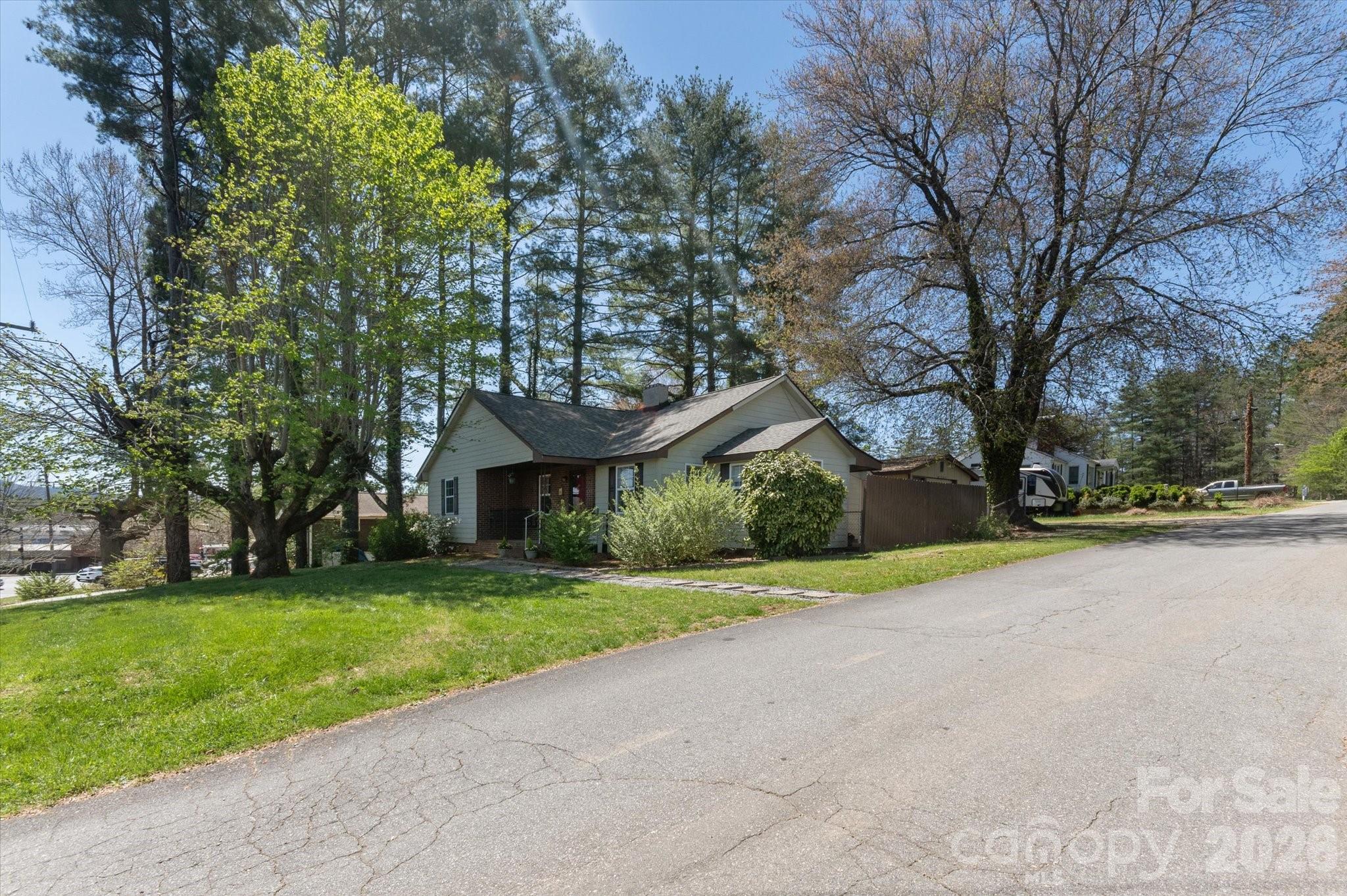 25 Montview Circle Property Photo 34