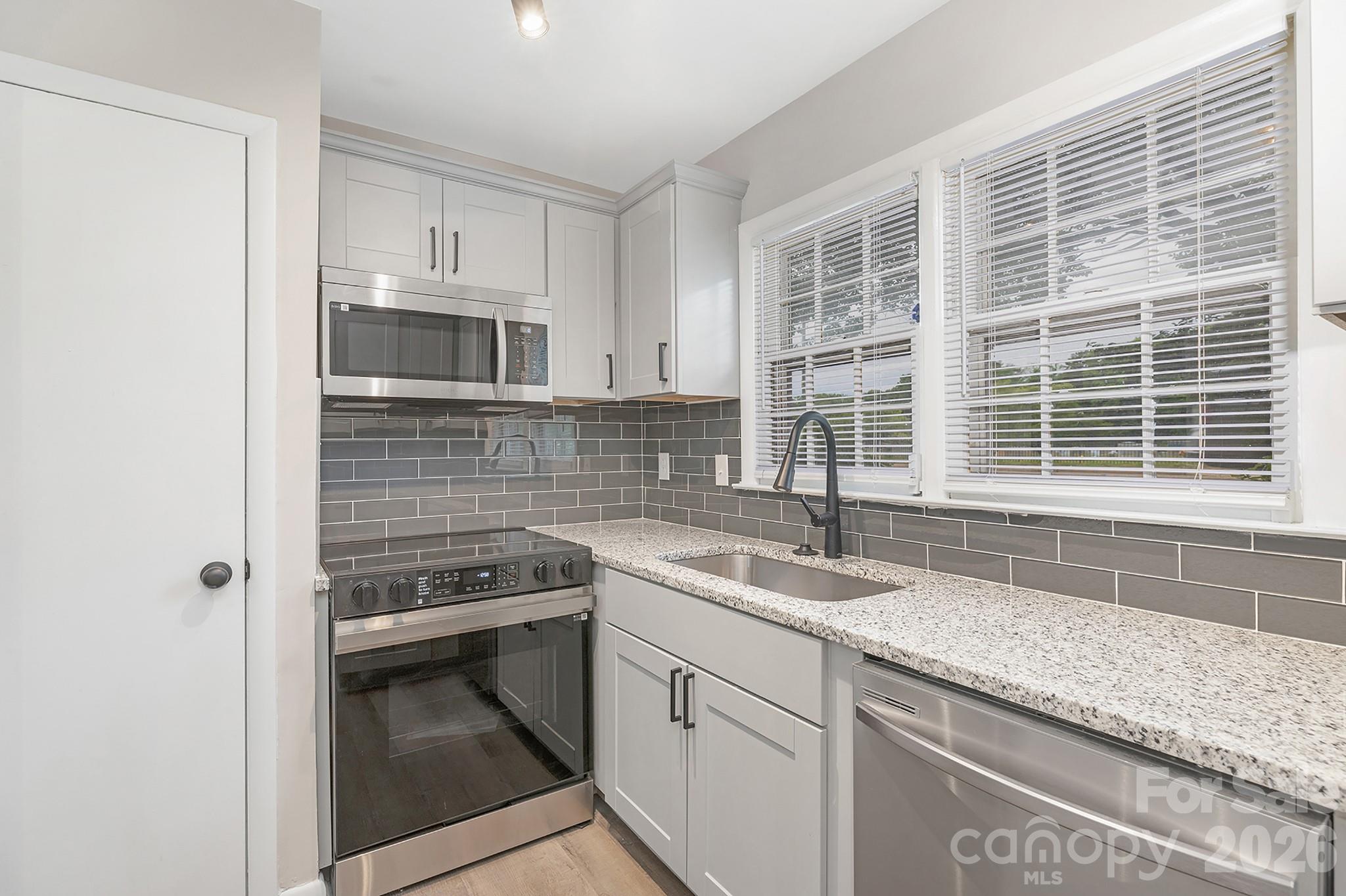 4601 Coronado Drive G Property Photo 2