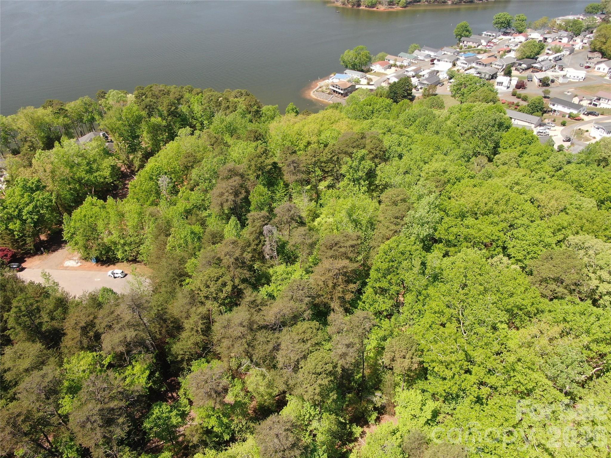 210 Kingfisher Drive Property Photo 2