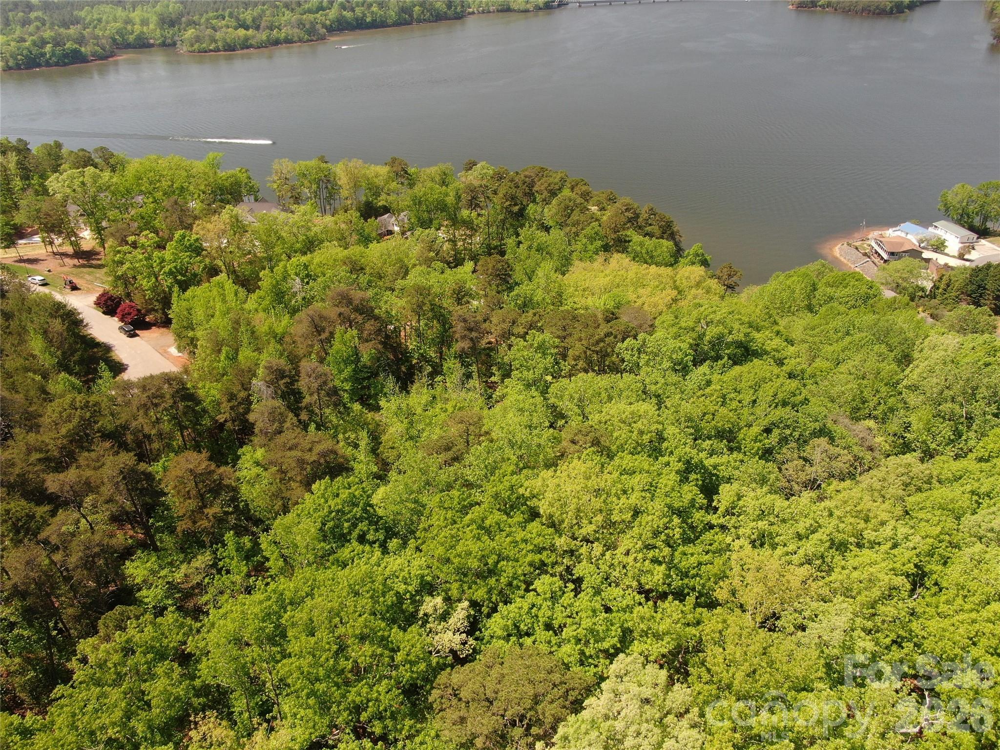 210 Kingfisher Drive Property Photo 6