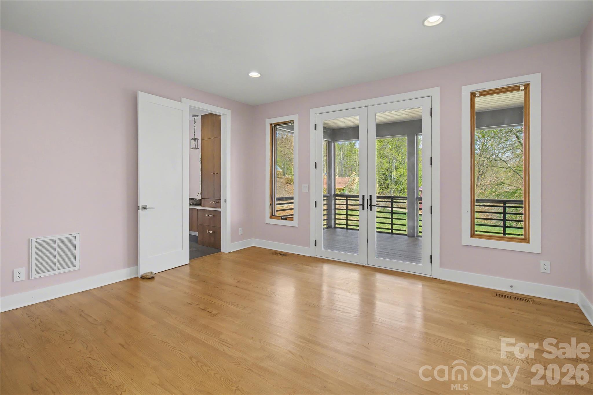 8 Nottingham Drive Property Photo 12