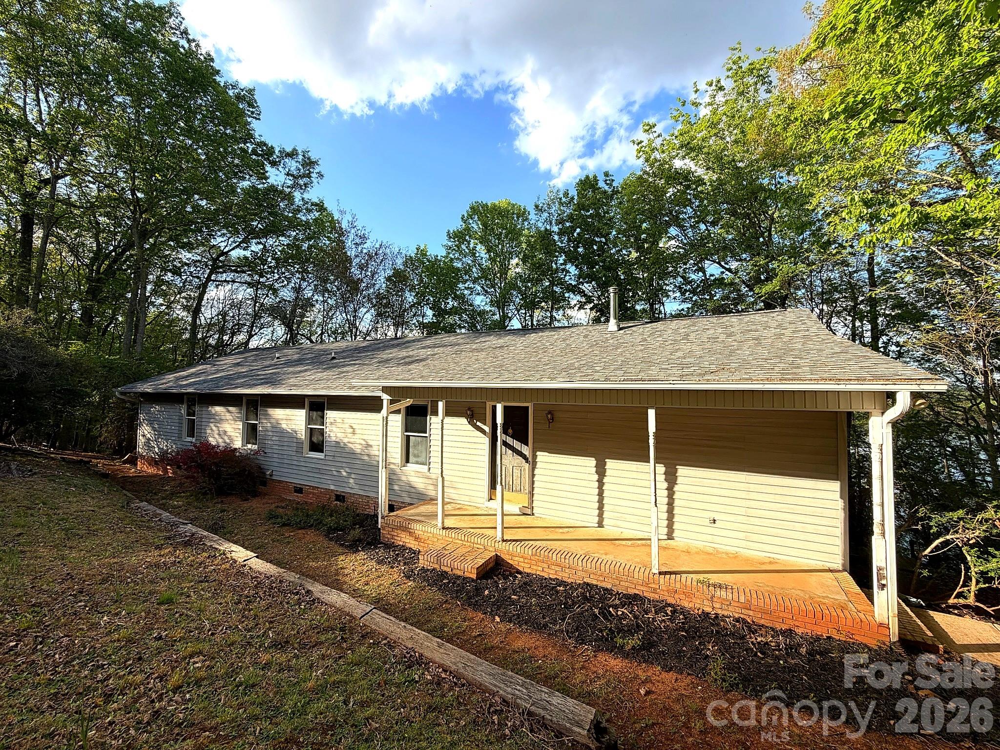 42484 Moonshine Drive Property Photo 1