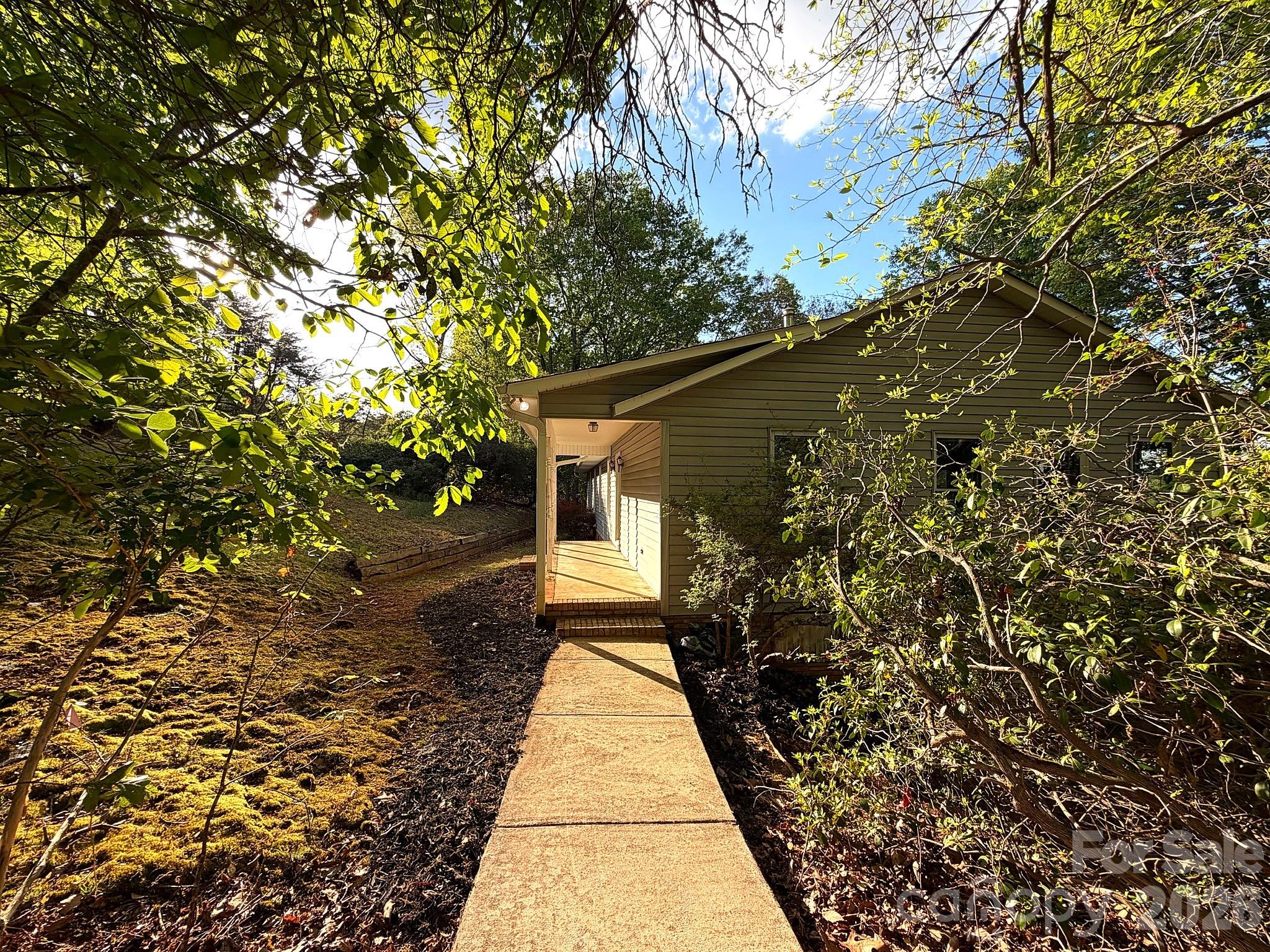 42484 Moonshine Drive Property Photo 2