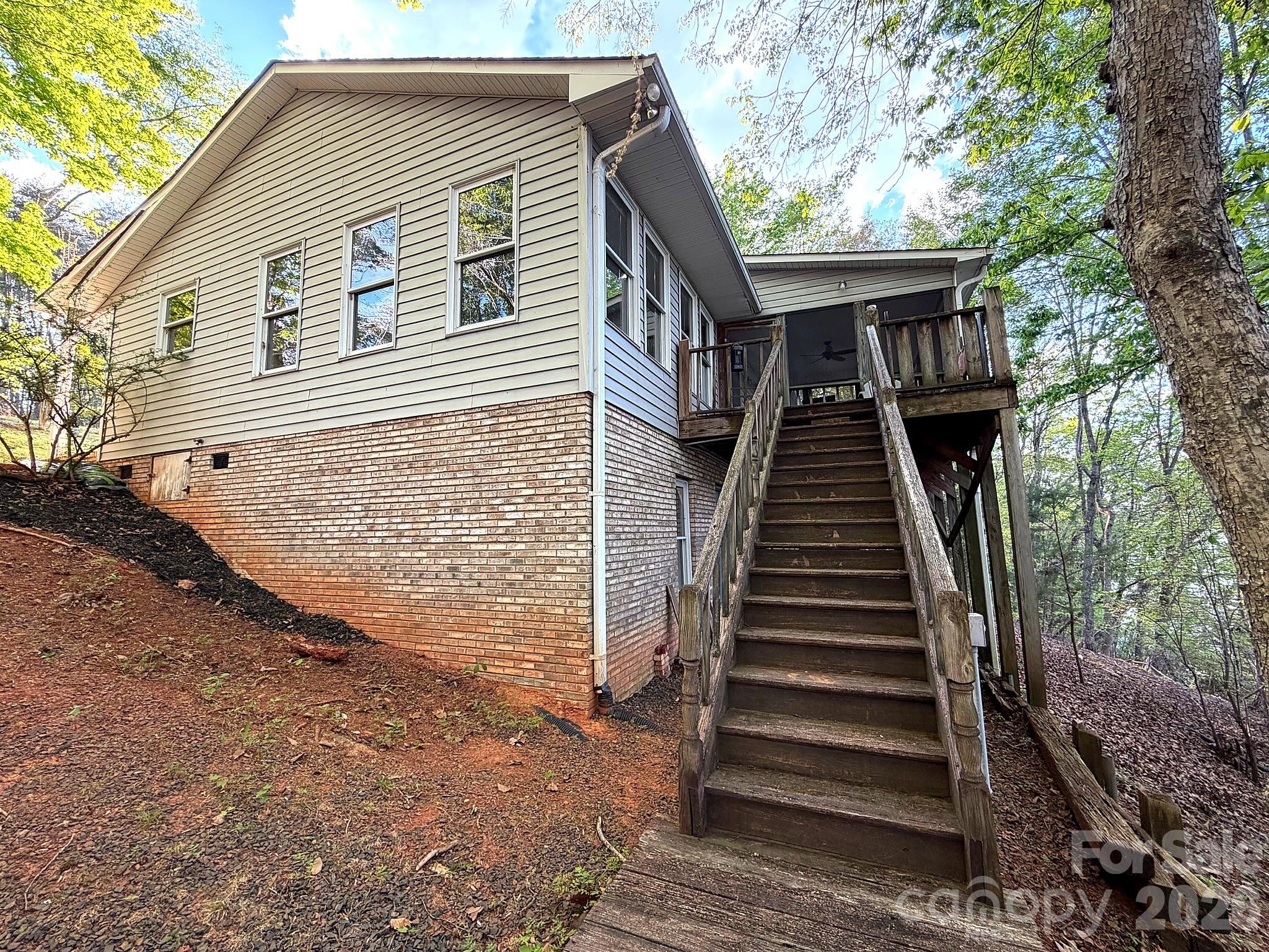 42484 Moonshine Drive Property Photo 4