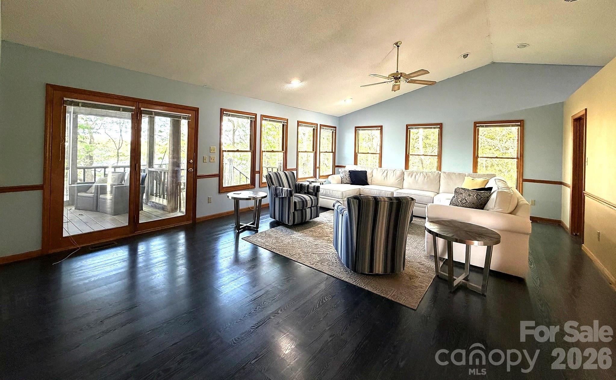 42484 Moonshine Drive Property Photo 9