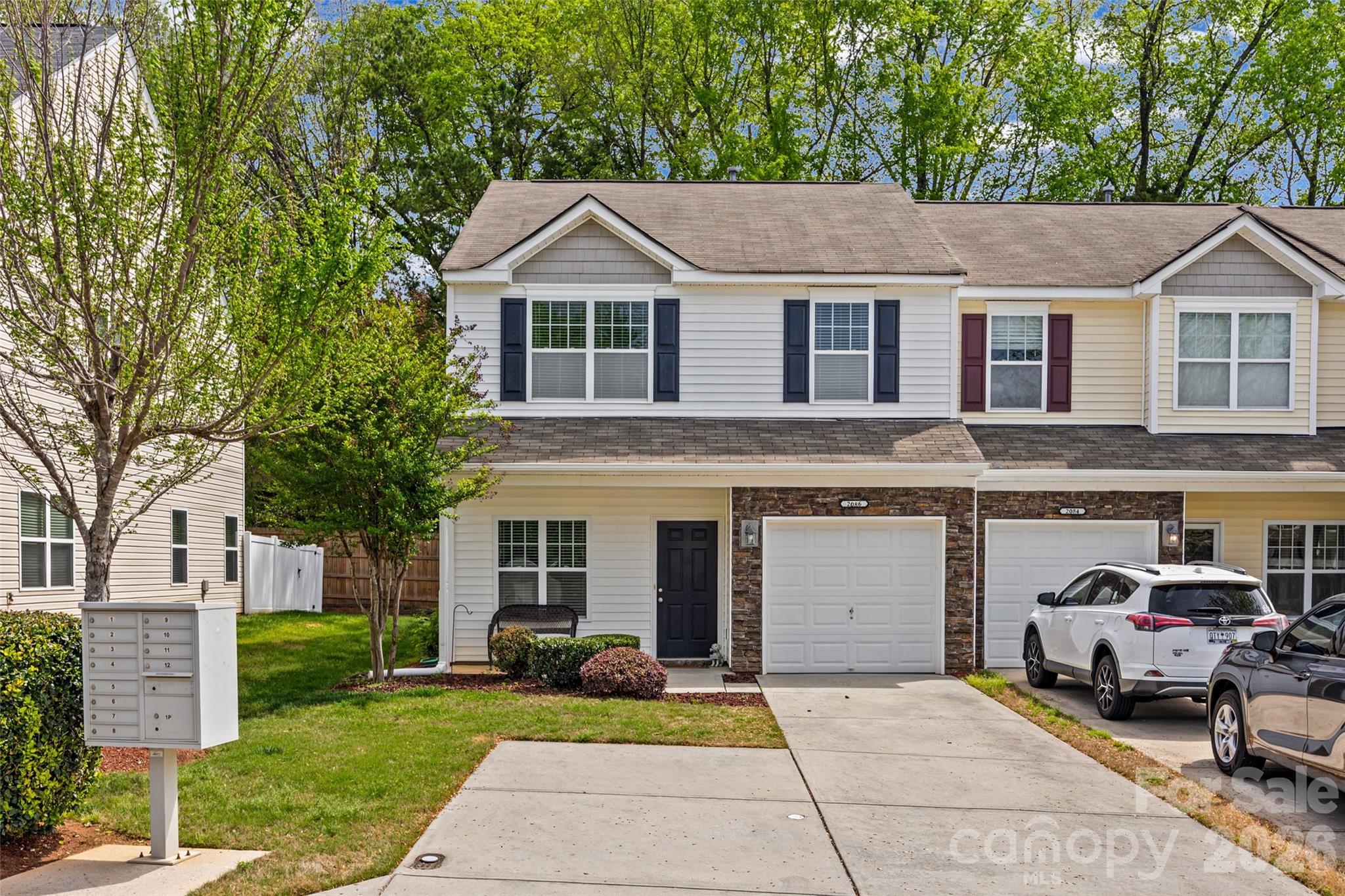 2086 Shady Pond Drive Property Photo 1