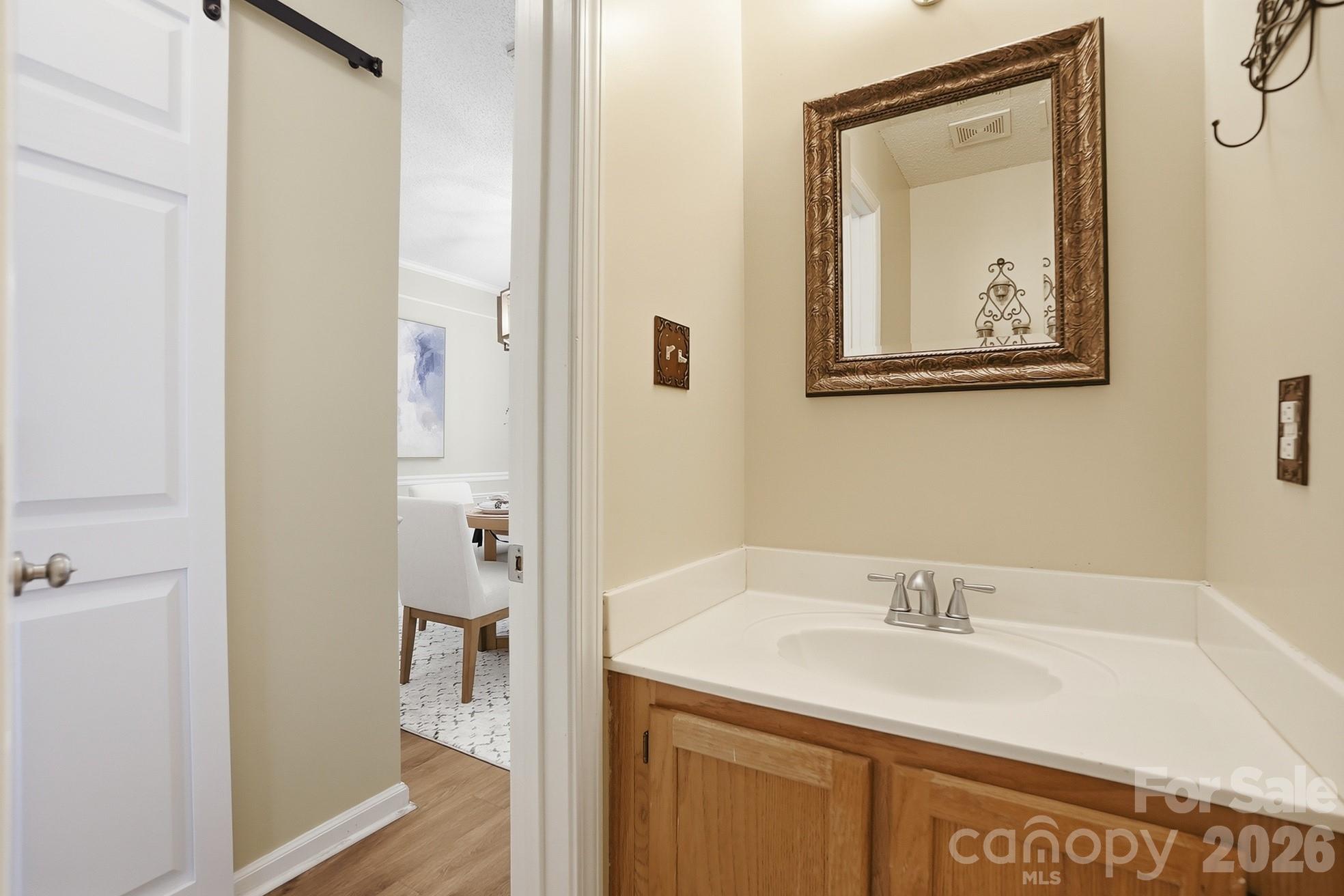 3947 Longwood Drive Property Photo 20