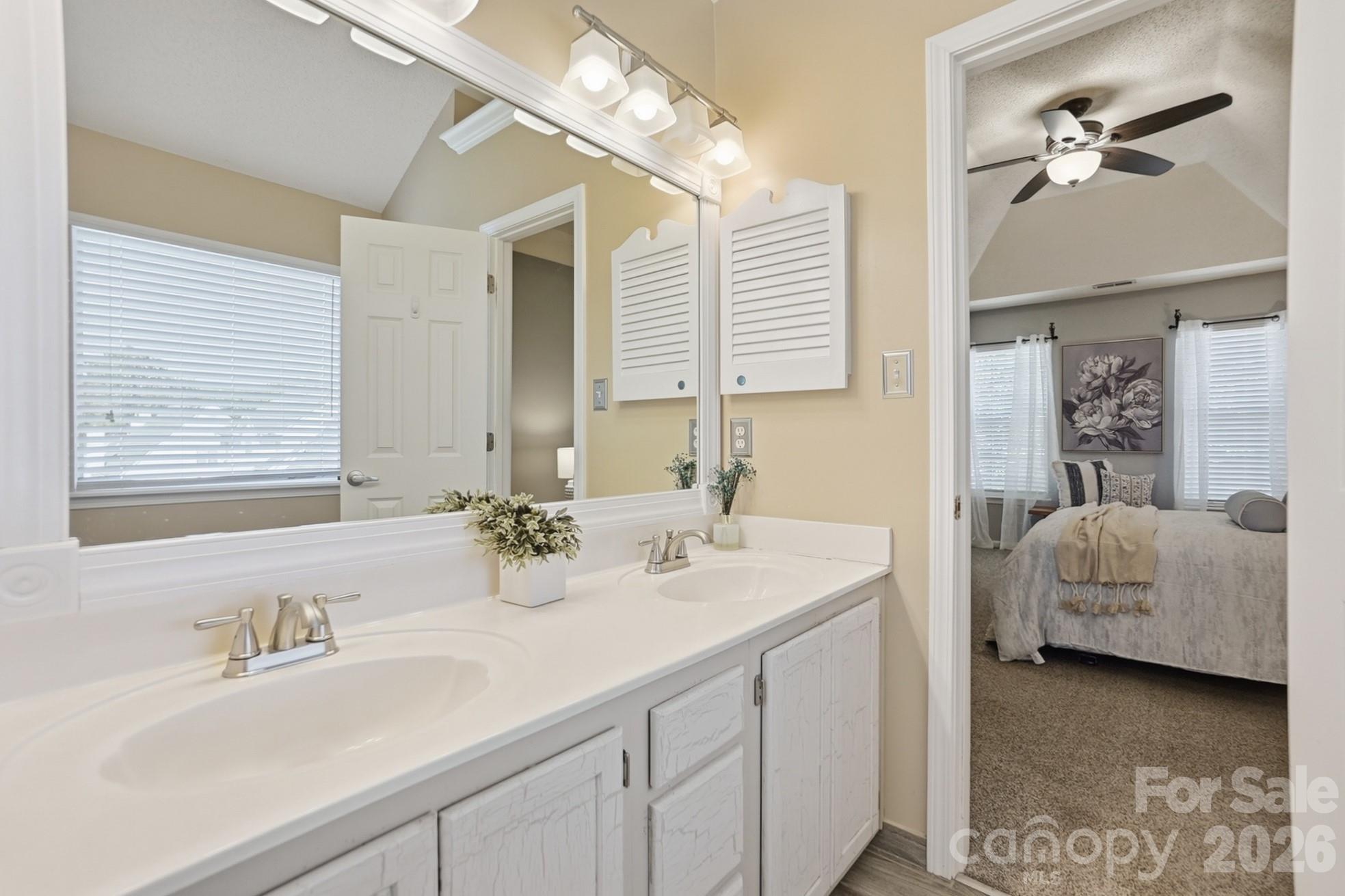 3947 Longwood Drive Property Photo 26