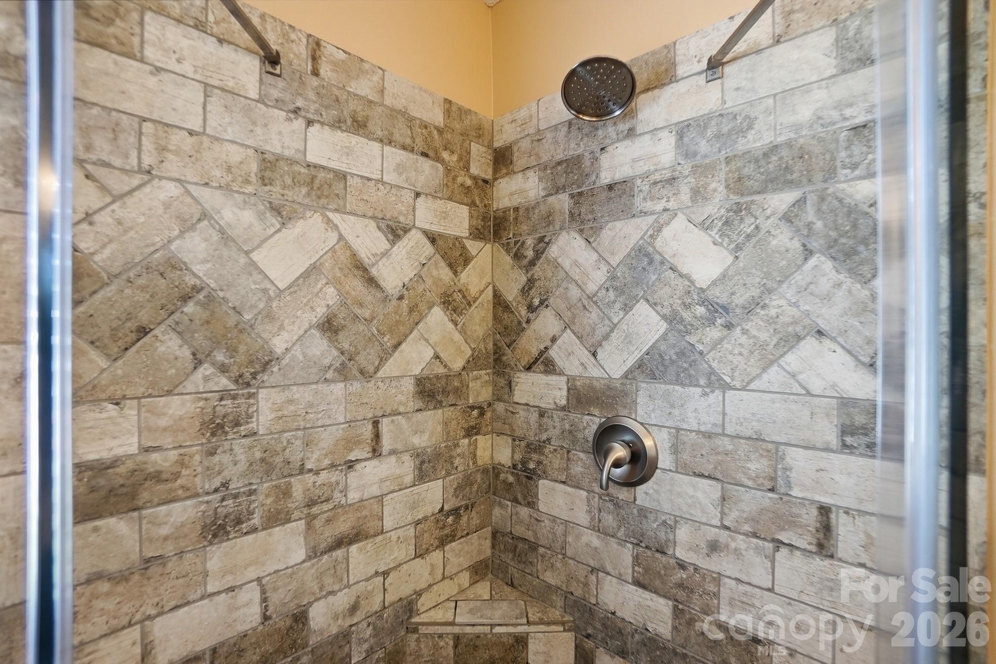 3947 Longwood Drive Property Photo 27