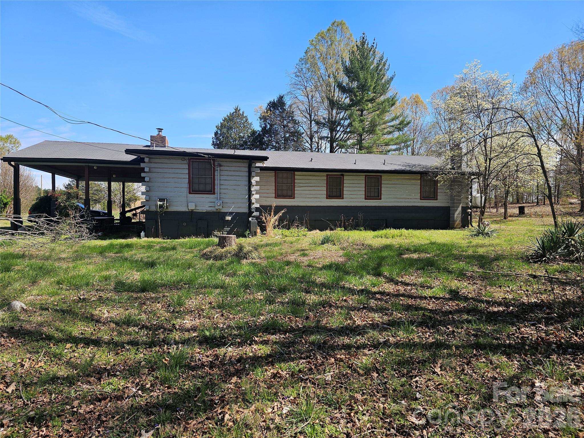 1040 Barger Road Property Photo 4