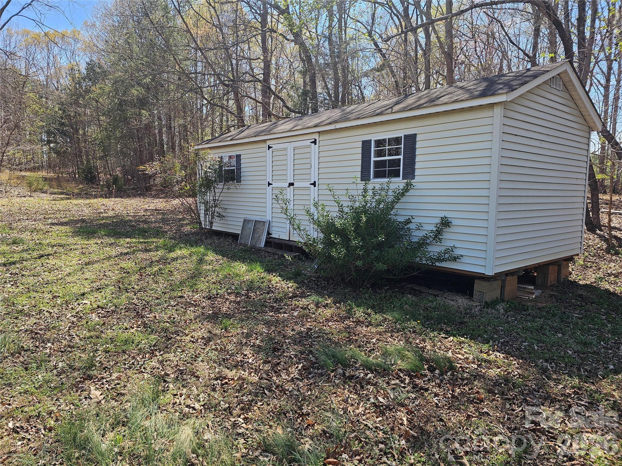 1040 Barger Road Property Photo 6