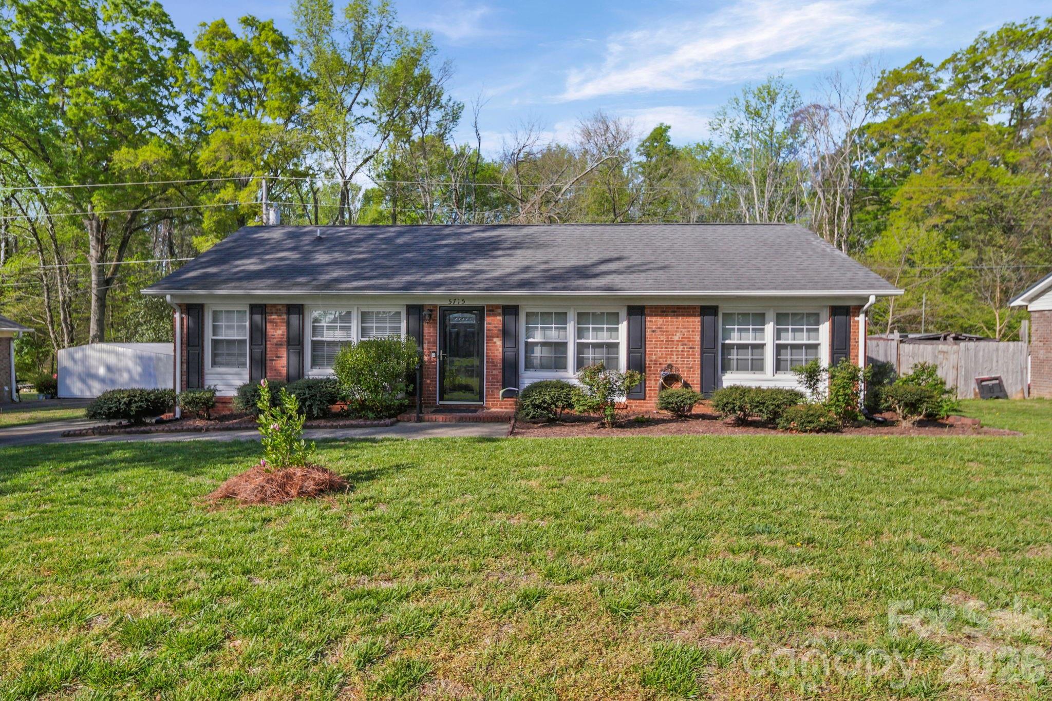 5715 Hillcrest Circle Property Photo 1