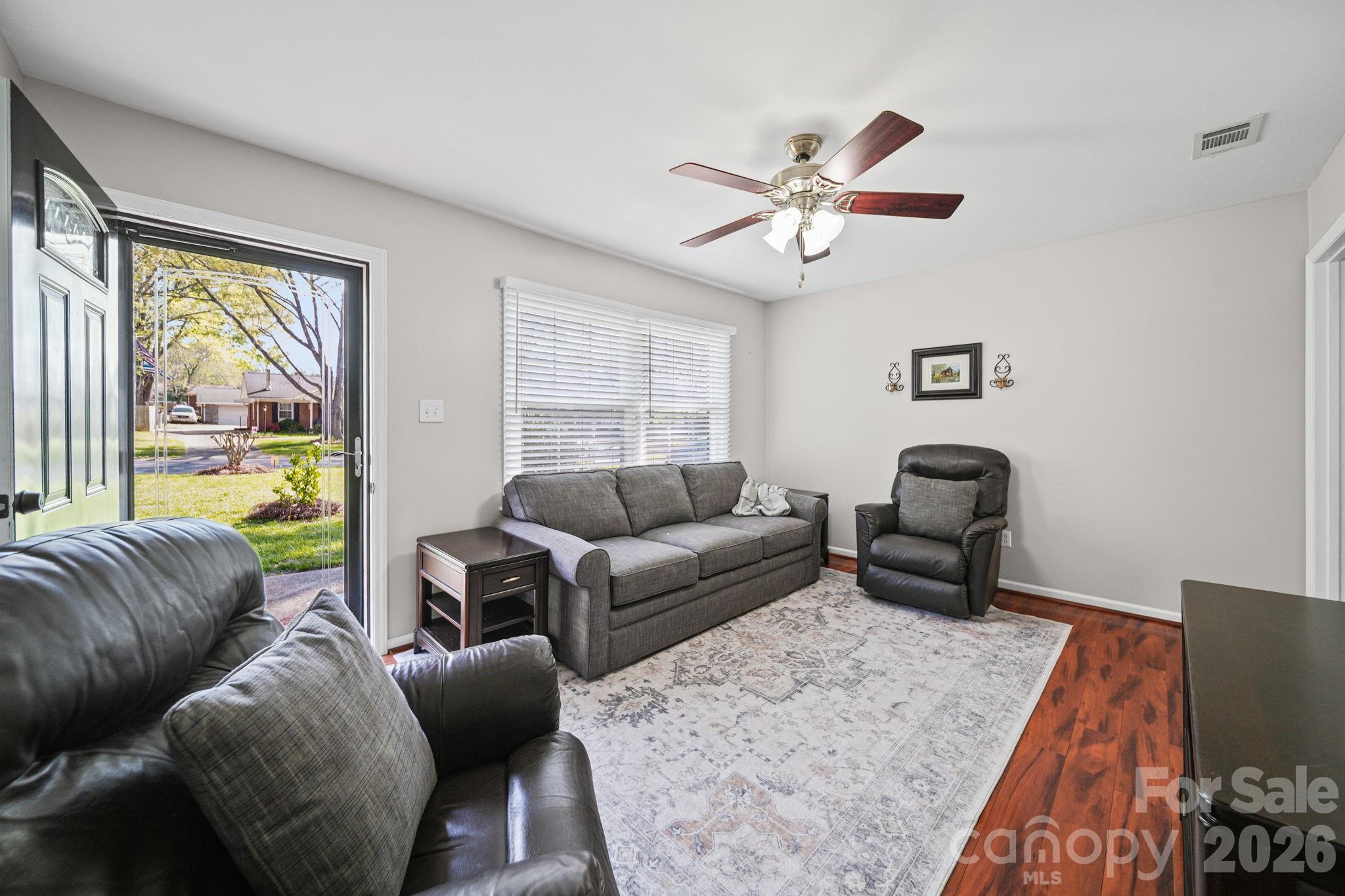 5715 Hillcrest Circle Property Photo 6