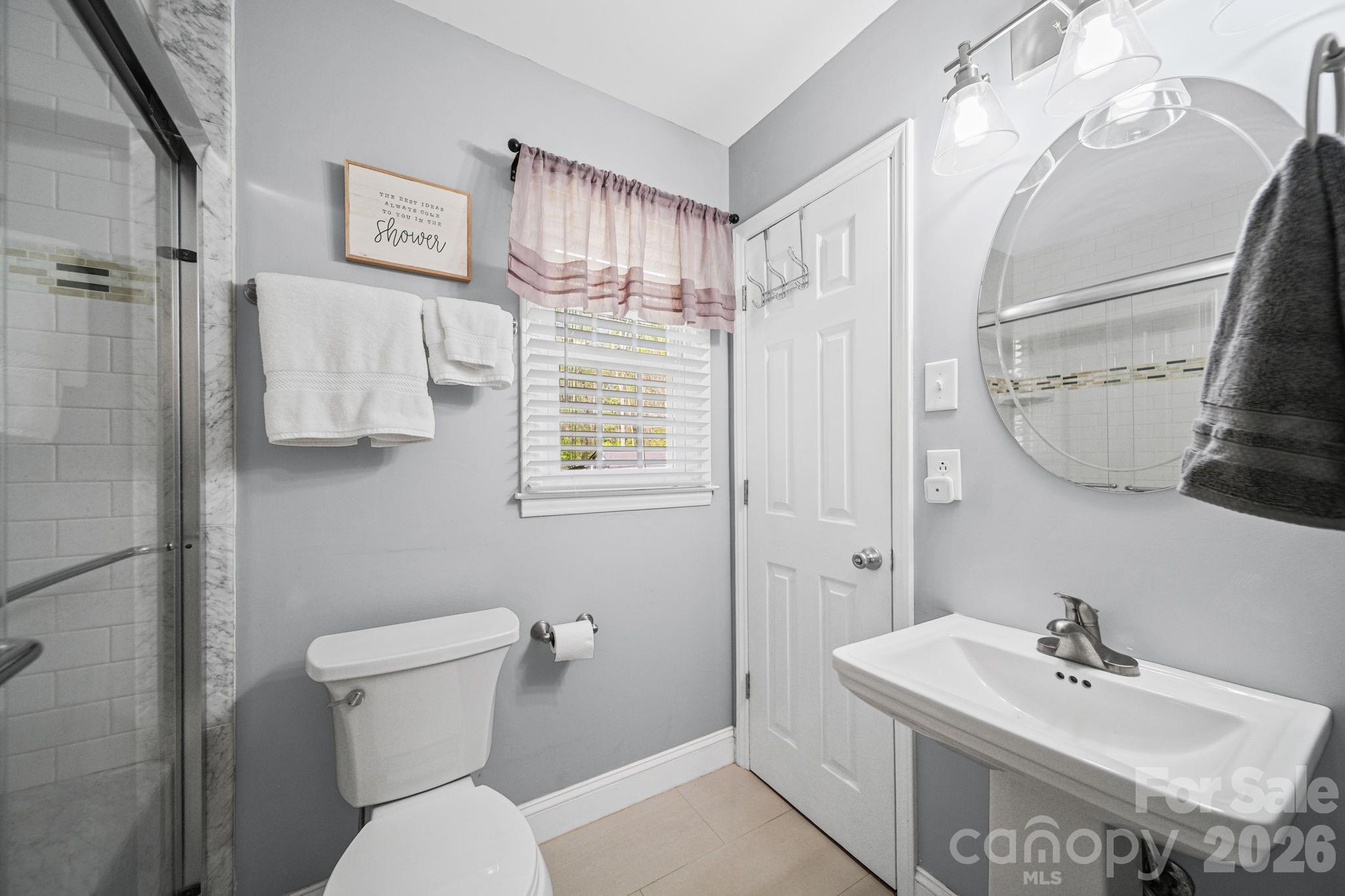 5715 Hillcrest Circle Property Photo 7