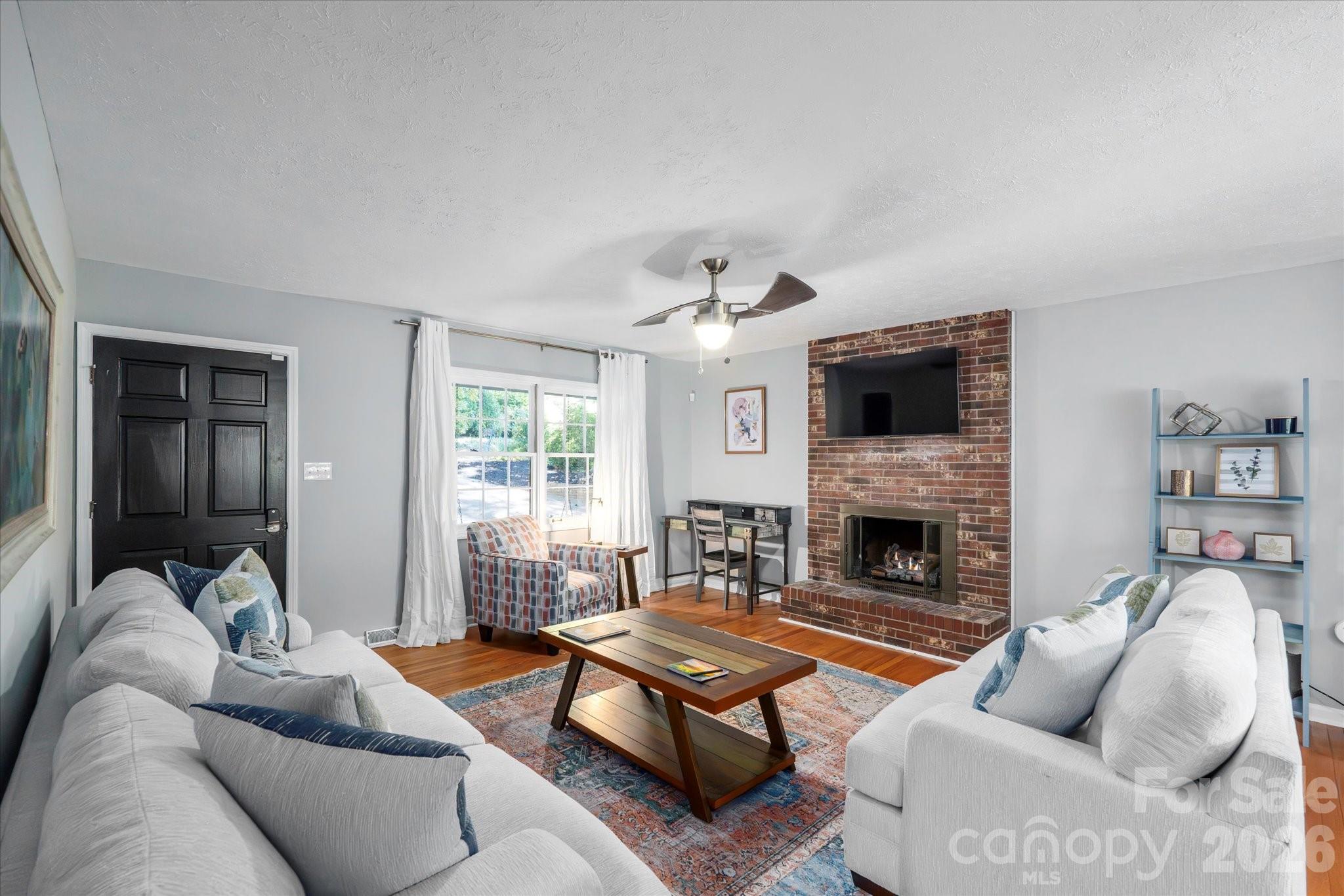 23 Springwood Drive Property Photo 2