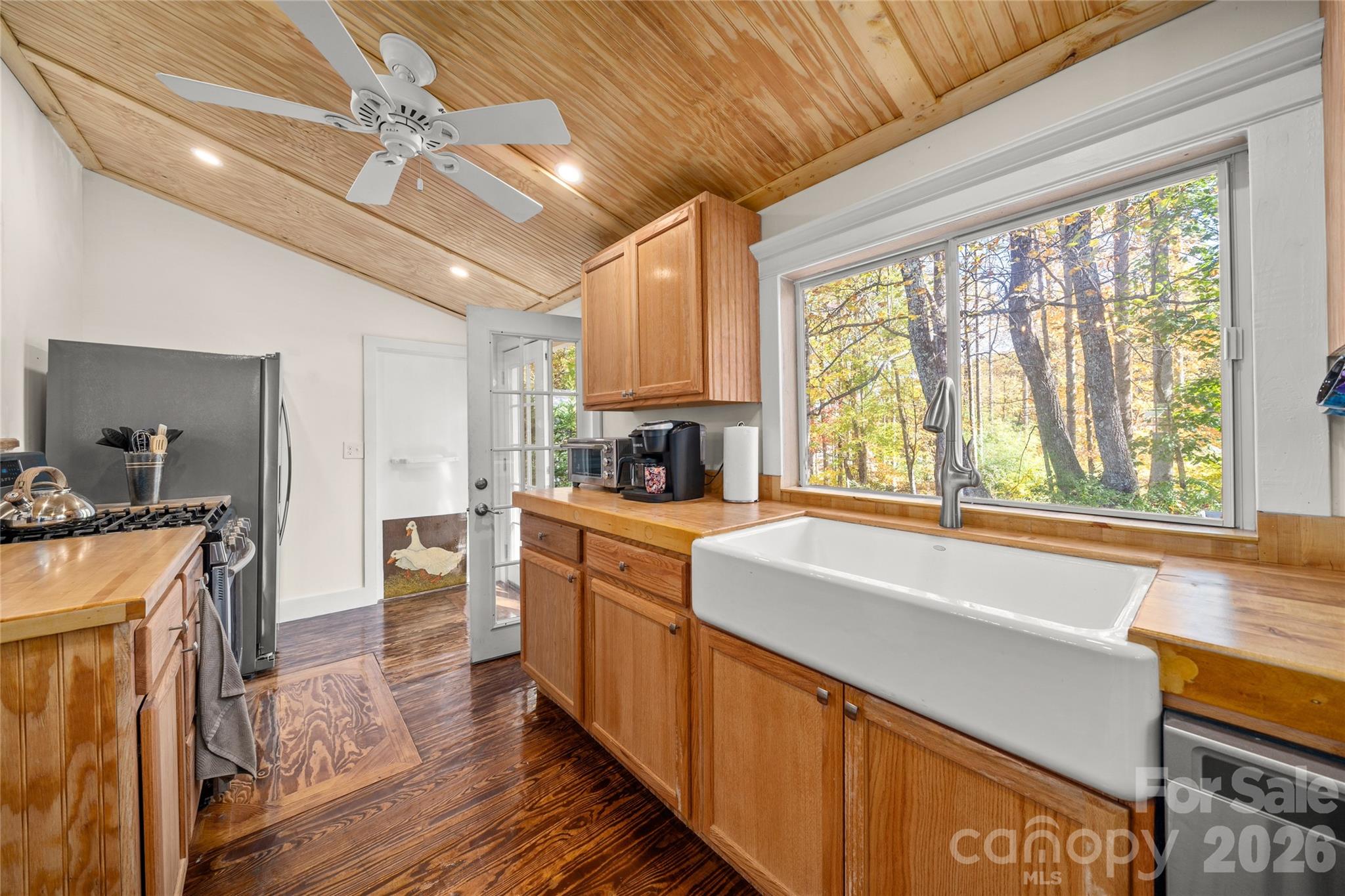 125 Timberline Drive Property Photo 4