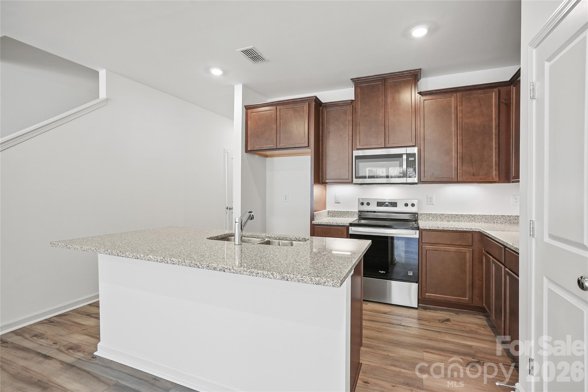 11916 Oak Street Property Photo 6