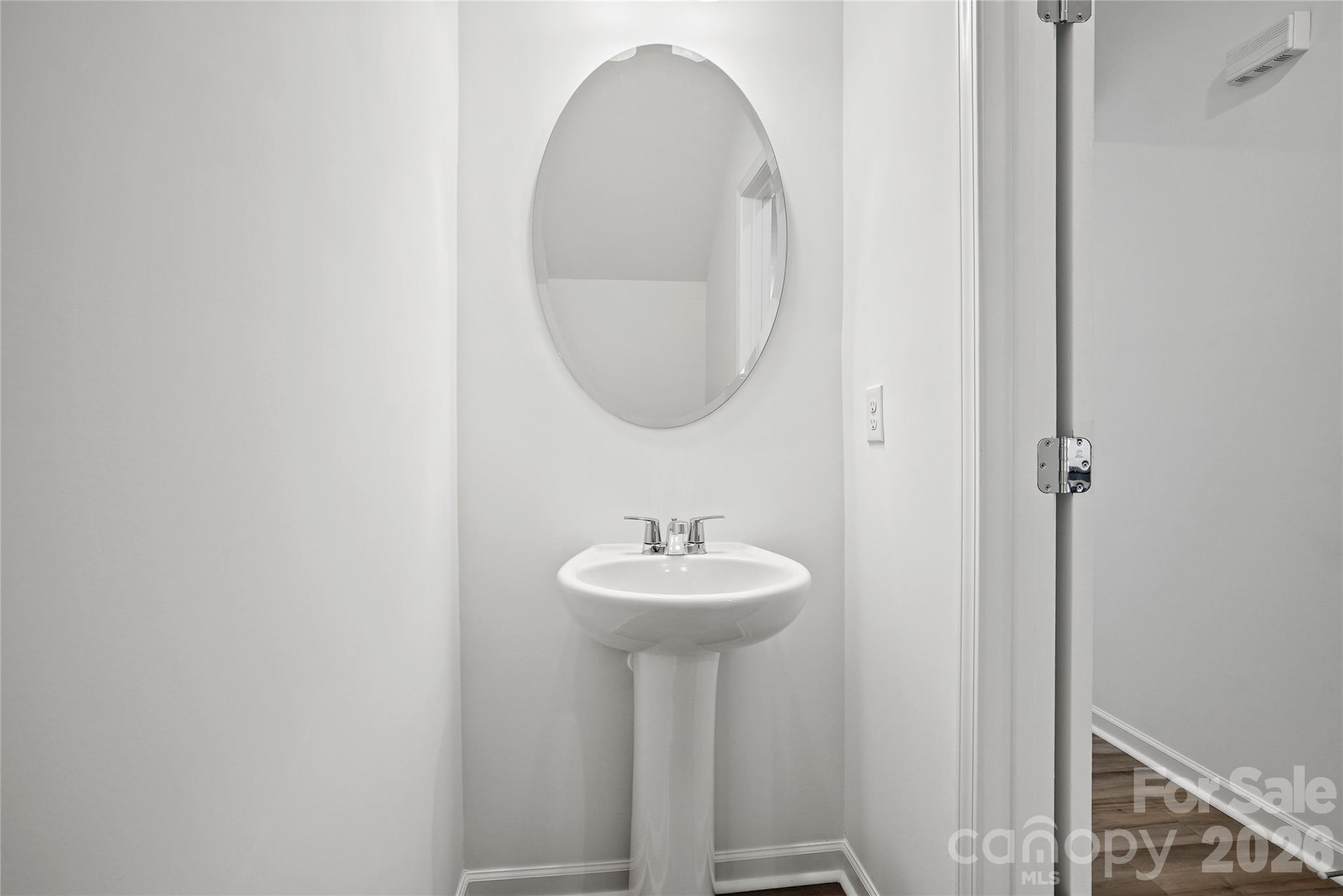 11916 Oak Street Property Photo 9