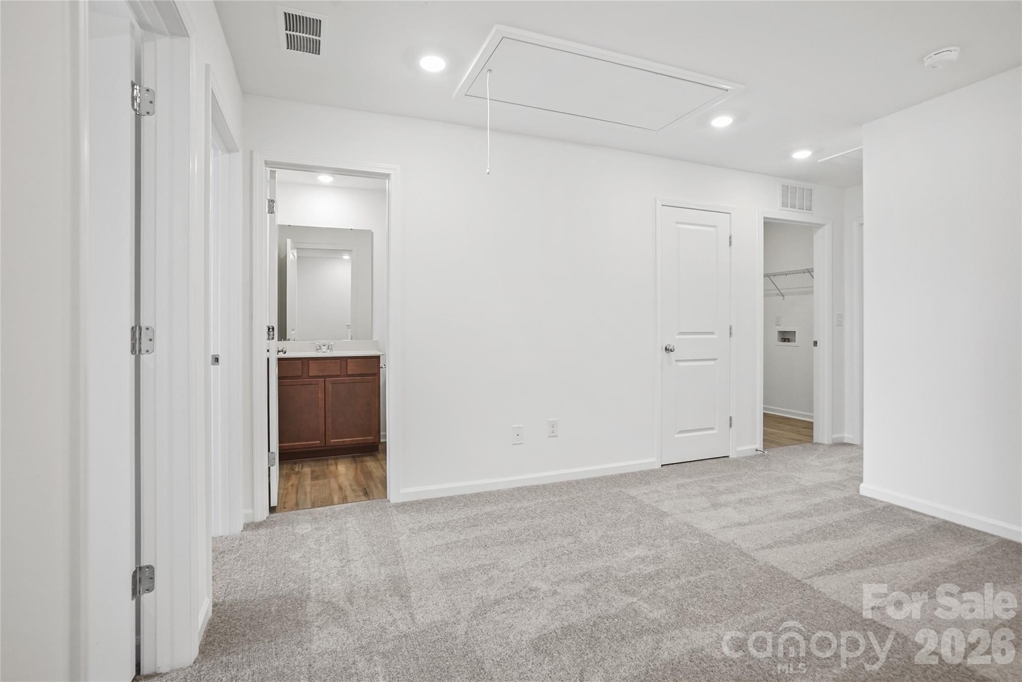 11916 Oak Street Property Photo 10