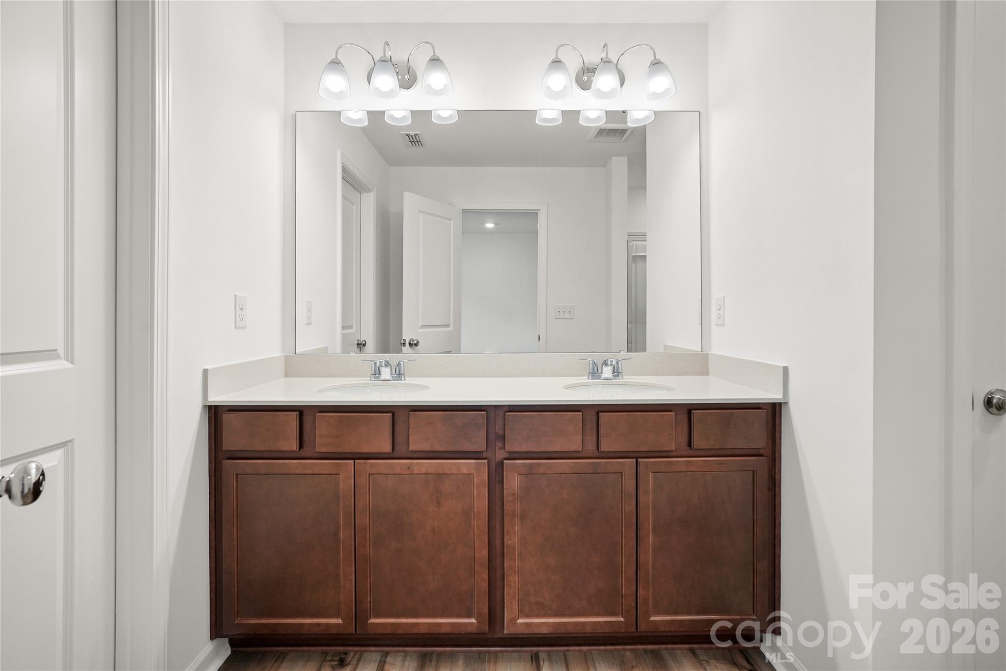 11916 Oak Street Property Photo 14