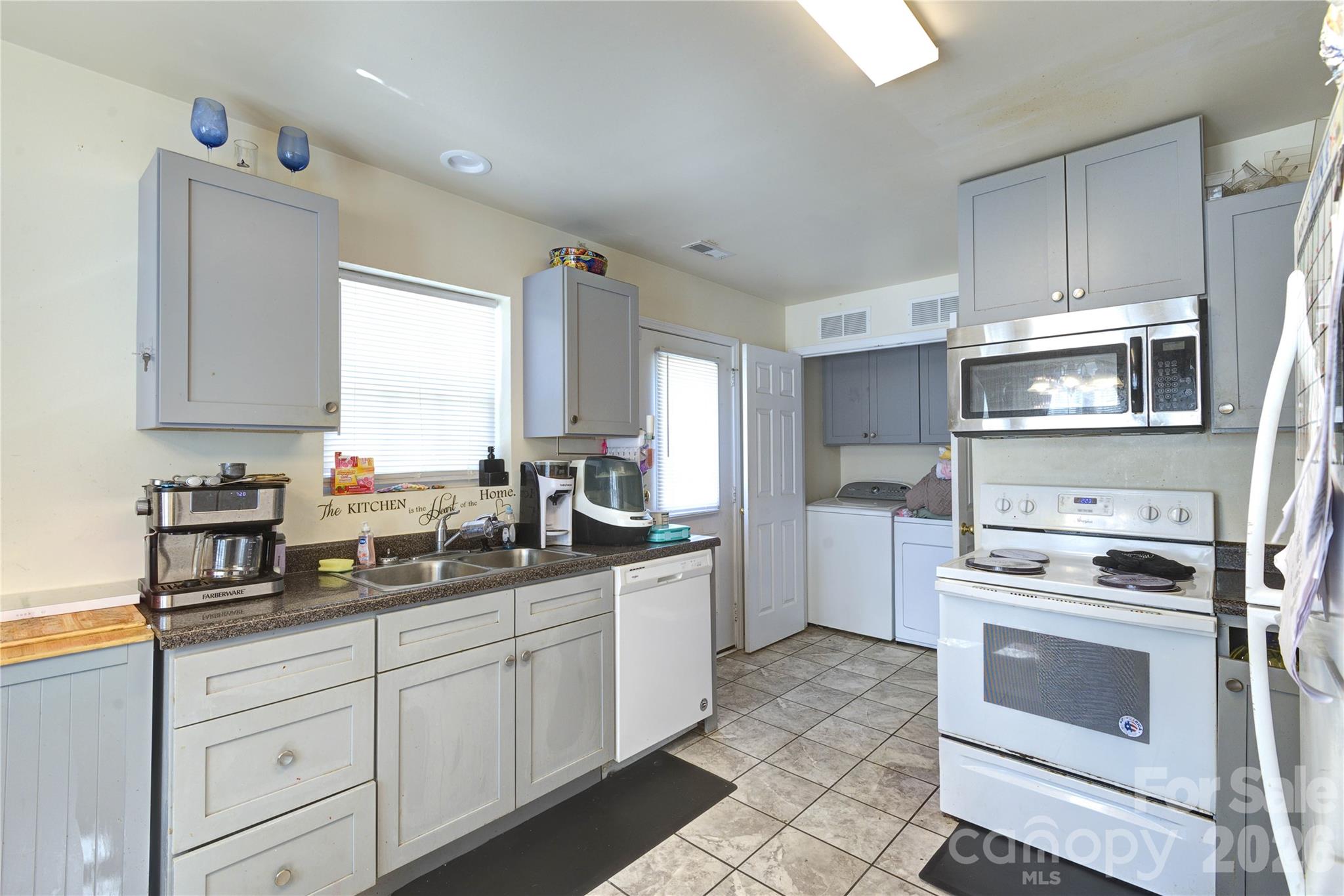 419 N Academy Street Property Photo 1