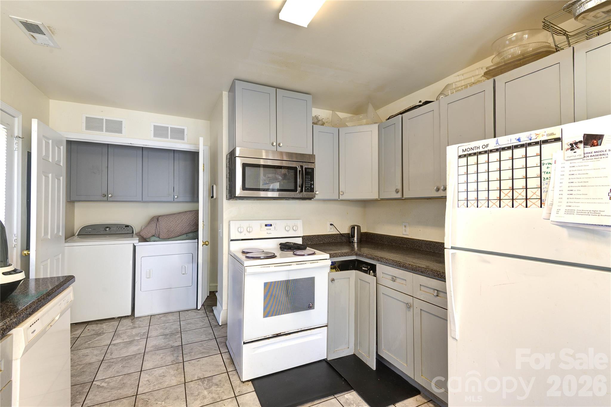 419 N Academy Street Property Photo 17