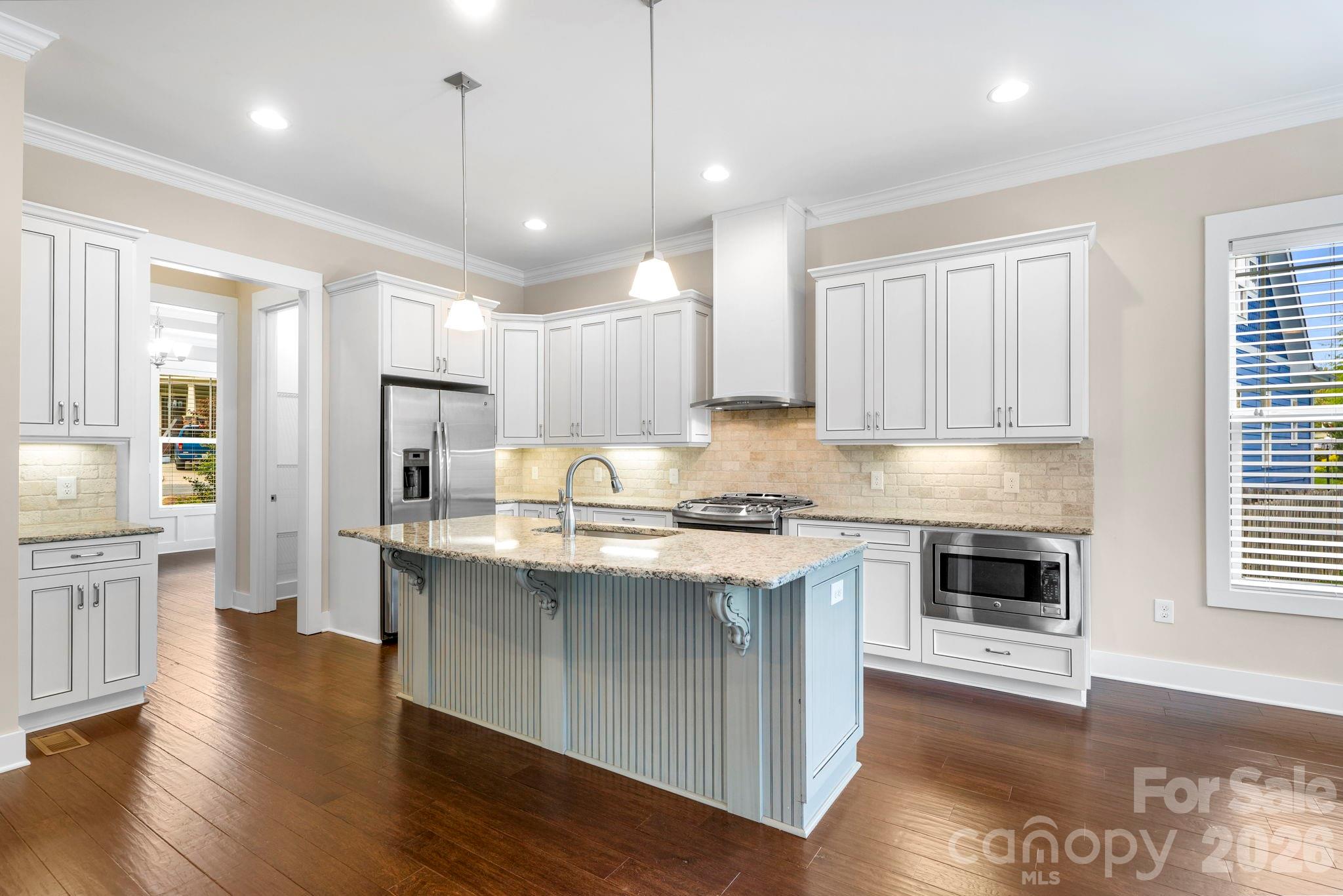 609 Welker Street Property Photo 10