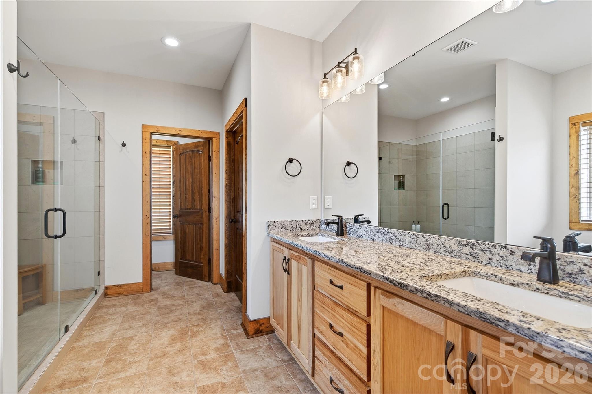 207 Lake Crest Drive 11 Property Photo 10
