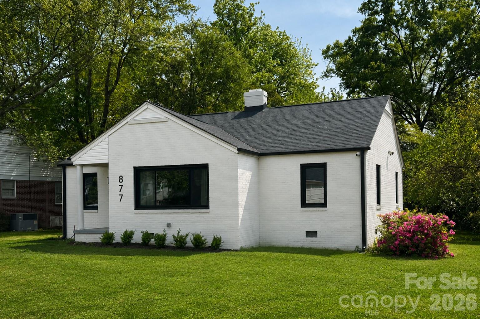 877 S Confederate Avenue Property Photo 1